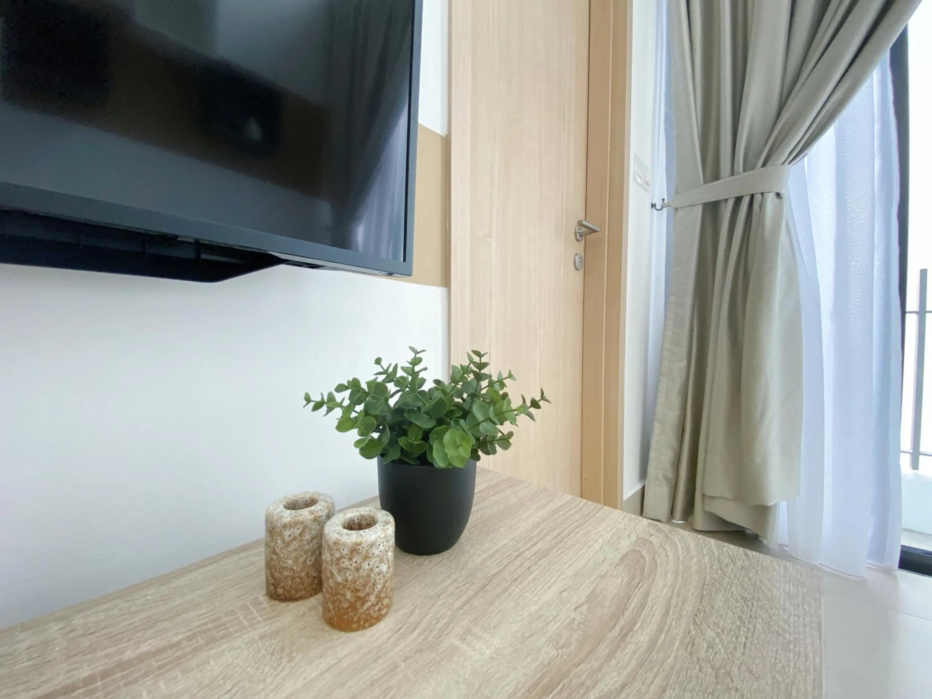 TV and multimedia in The Colony By Infinitum By Awesomestay