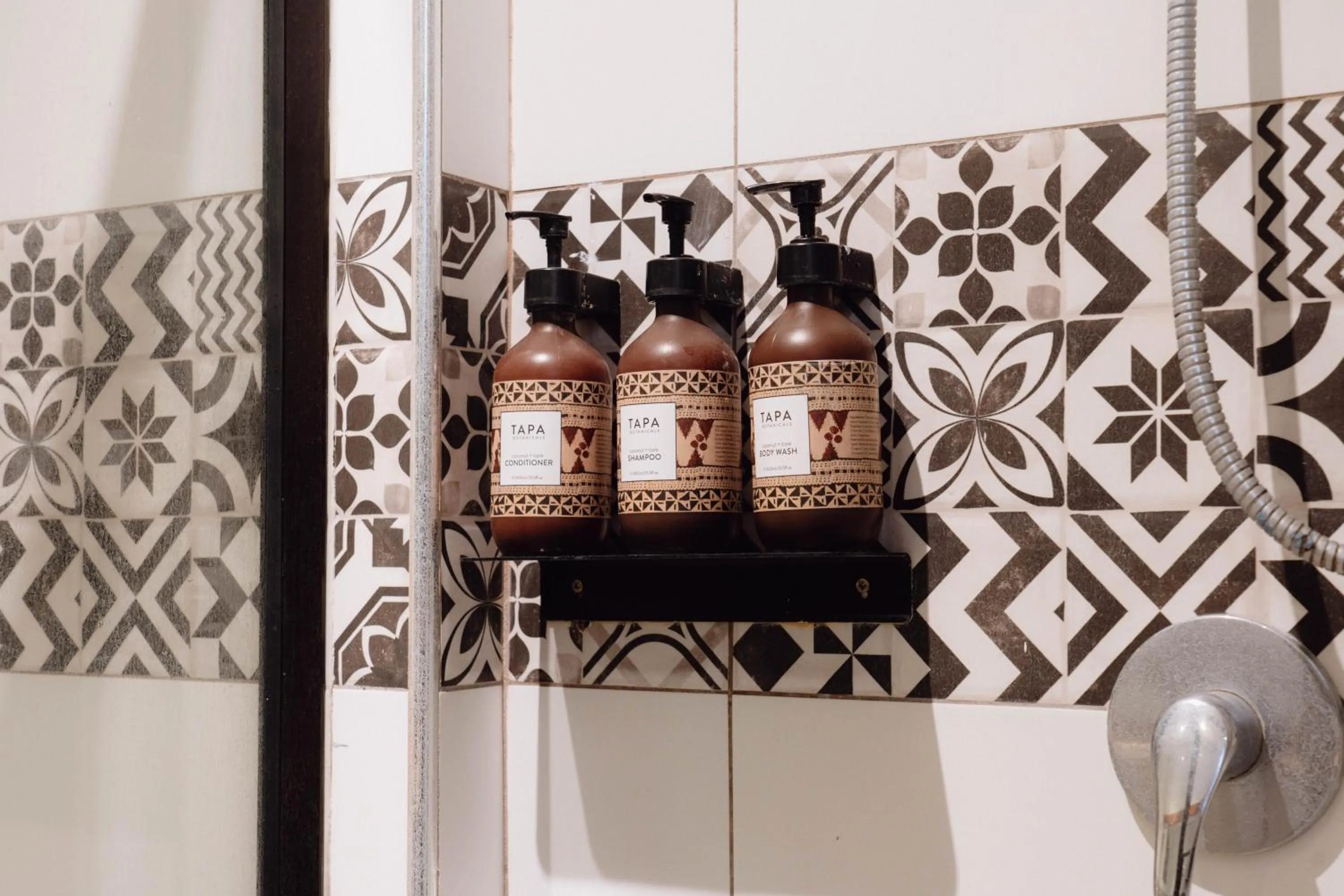 Bathroom in Smugglers Cove Beach Resort & Hotel