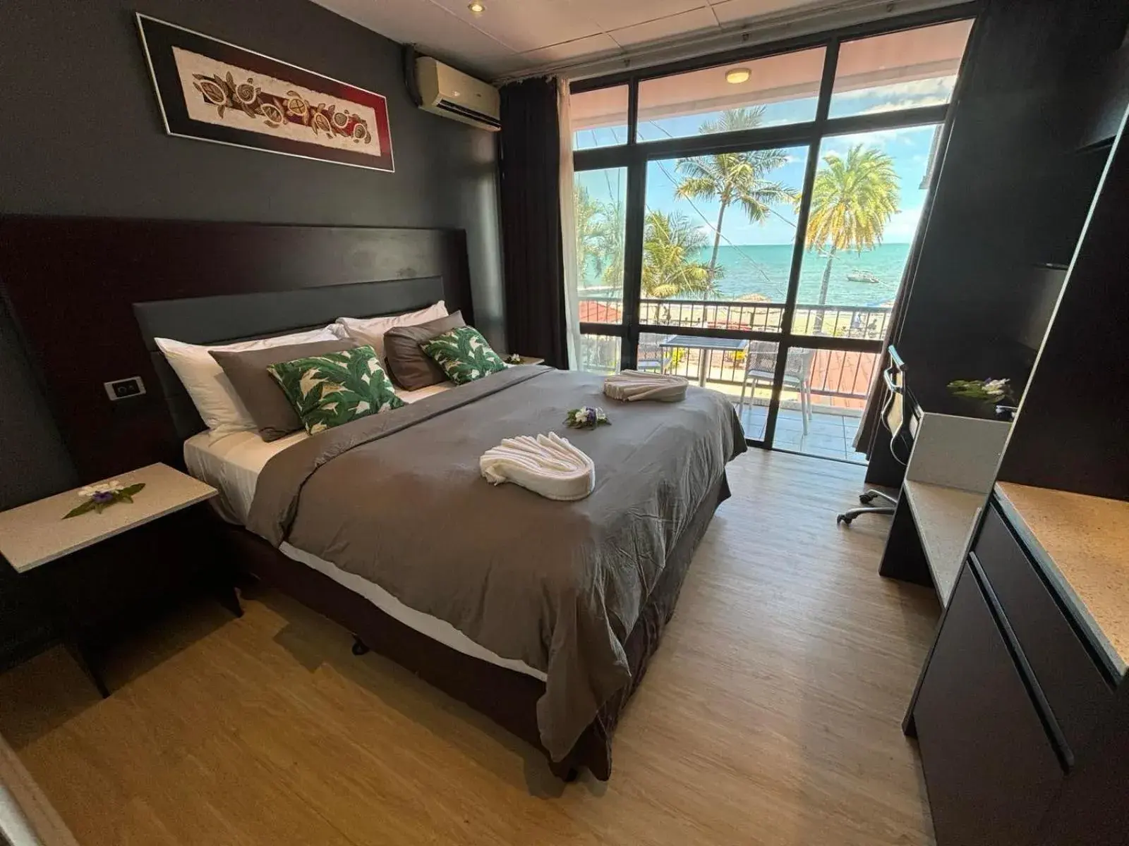 Oceanfront Room with Balcony in Smugglers Cove Beach Resort & Hotel Oceanfront Room with Balcony in Smugglers Cove Beach Resort & Hotel