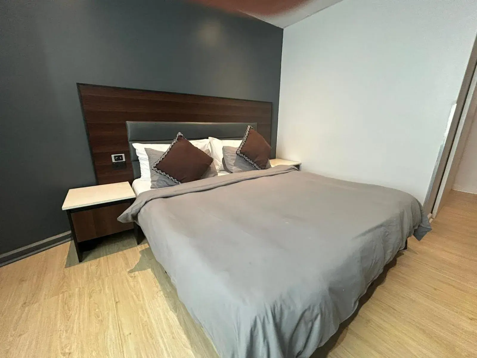 Deluxe Premium Room with No Balcony in Smugglers Cove Beach Resort & Hotel Deluxe Premium Room with No Balcony in Smugglers Cove Beach Resort & Hotel