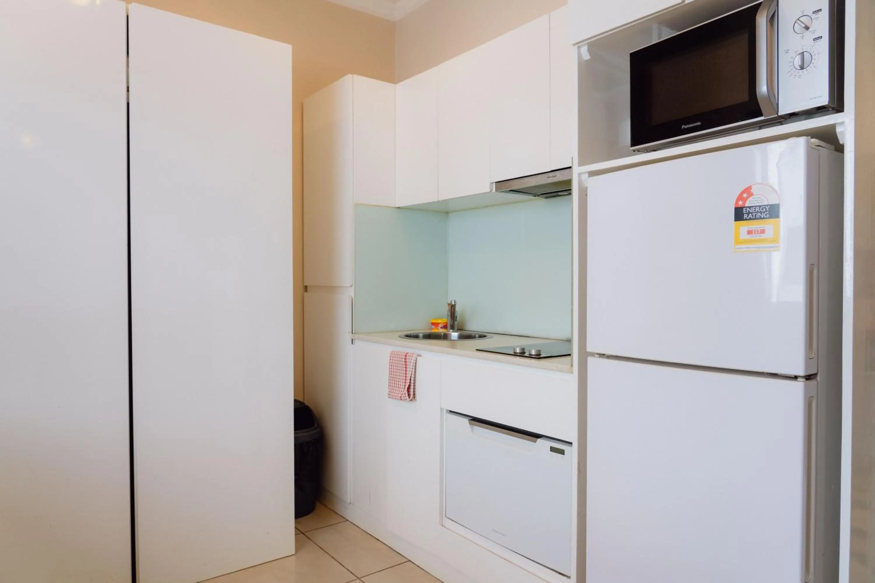 Bathroom in Smugglers Cove Beach Resort & Hotel