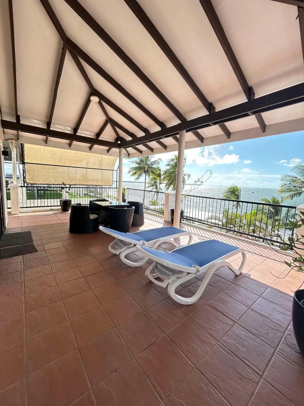 Balcony/Terrace in Smugglers Cove Beach Resort & Hotel