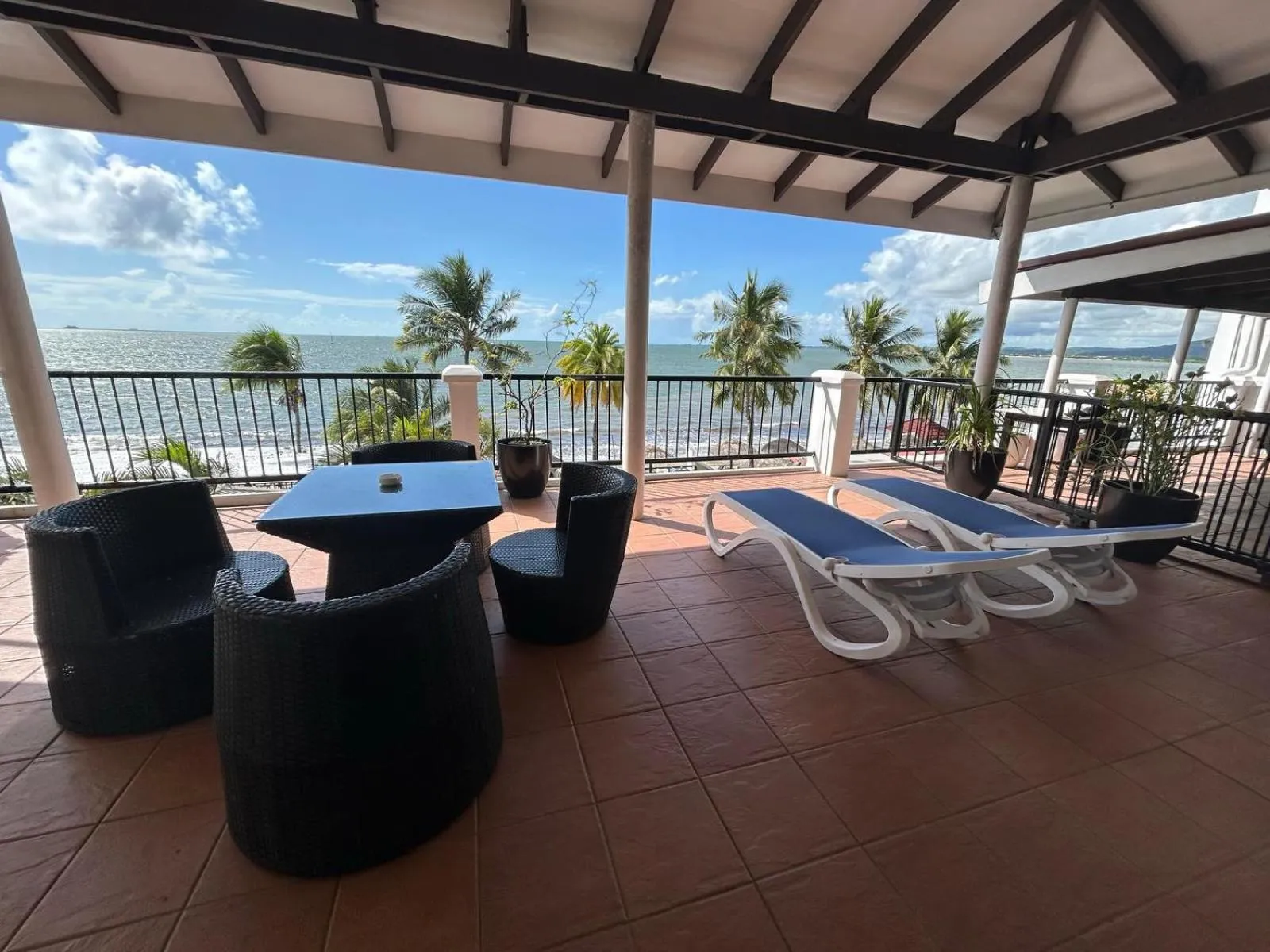 Balcony/Terrace in Smugglers Cove Beach Resort & Hotel