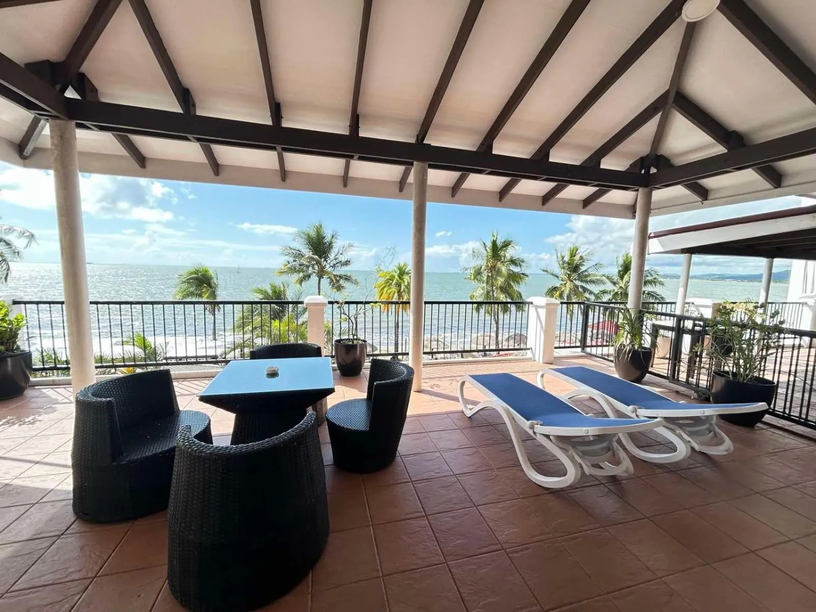 Balcony/Terrace in Smugglers Cove Beach Resort & Hotel
