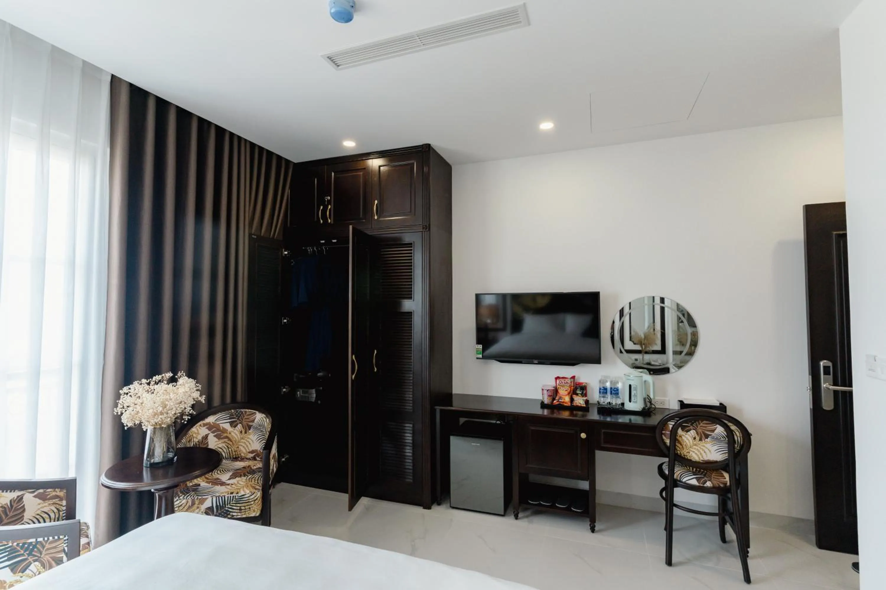 Bedroom, Bed in Khách sạn Royal Phú Quốc