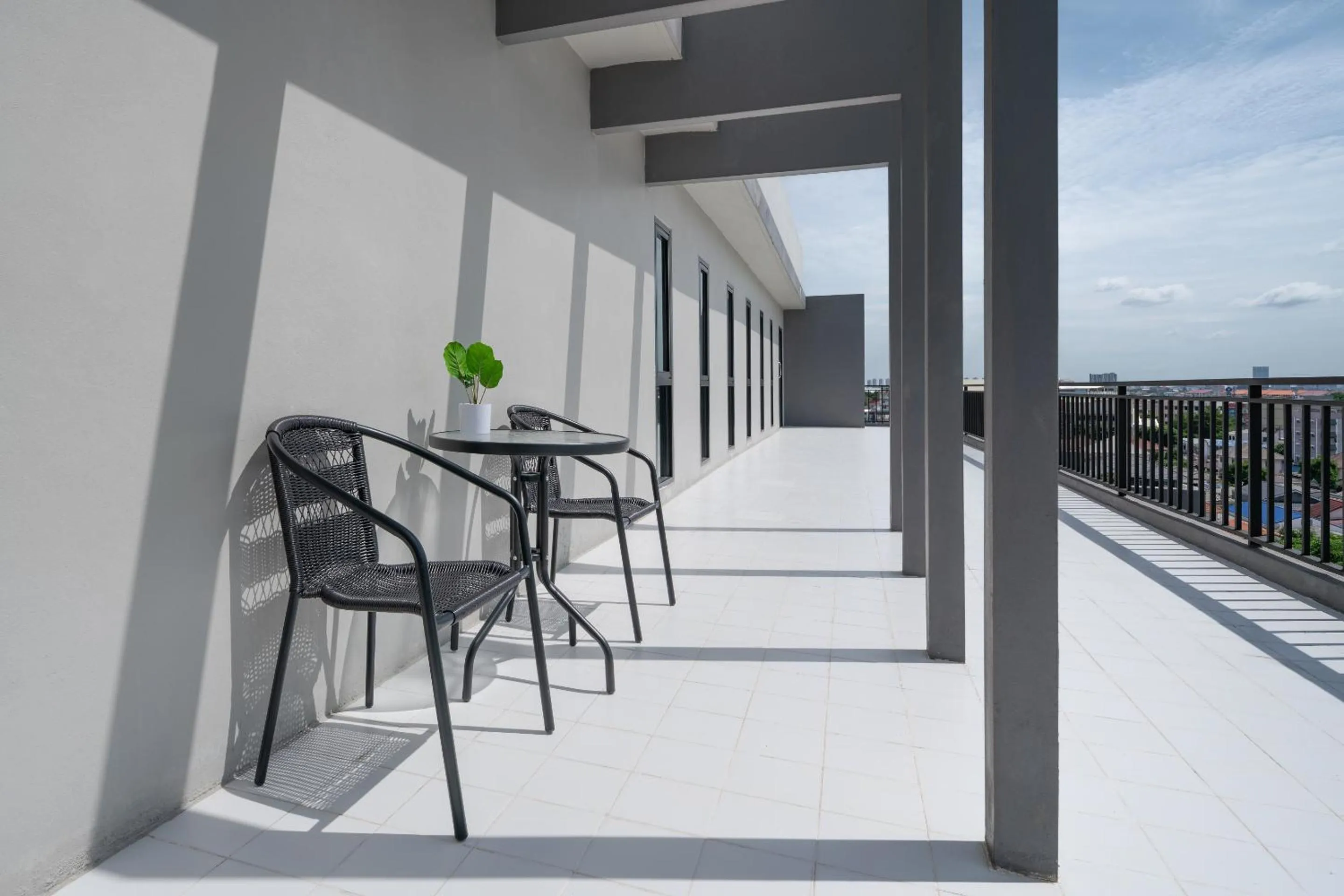 Balcony/Terrace in iCheck inn Darisa Ngamwongwan