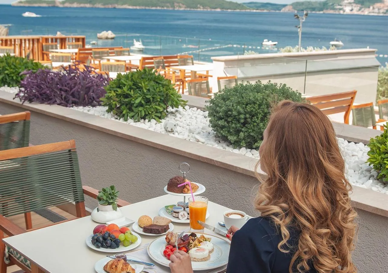 Breakfast in Maestral Resort & Casino