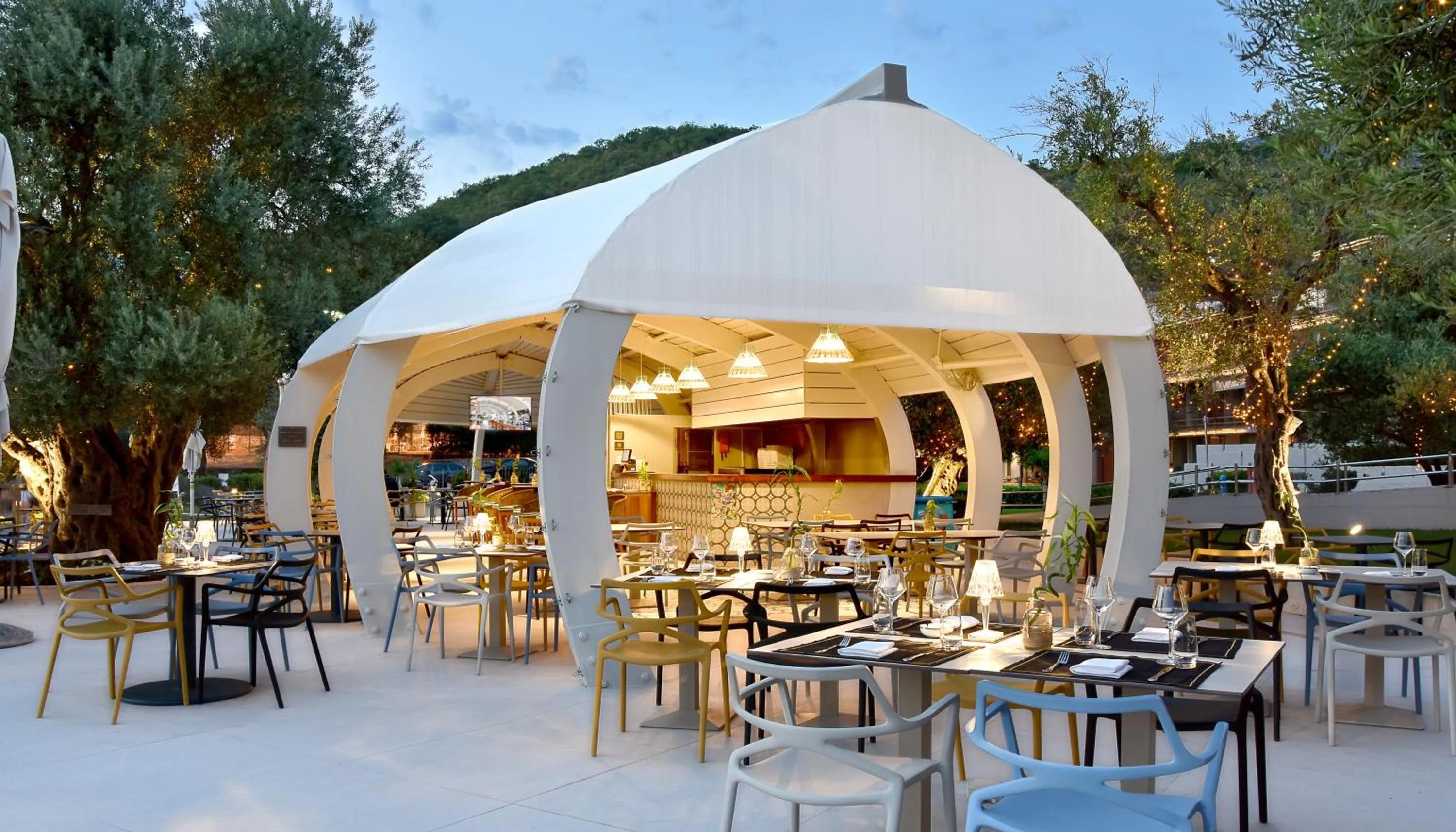 Restaurant/places to eat in Maestral Resort & Casino