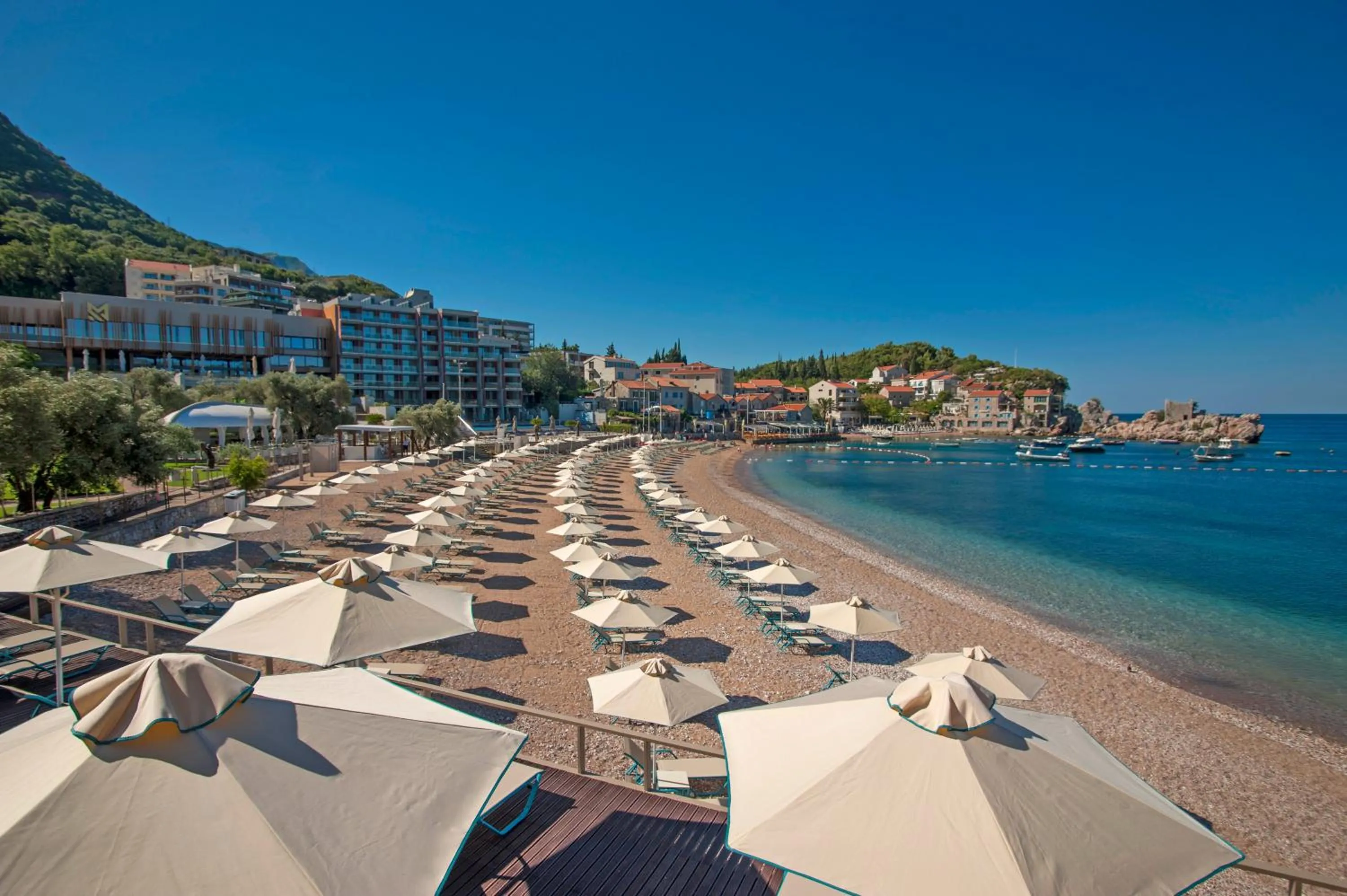 Beach in Maestral Resort & Casino