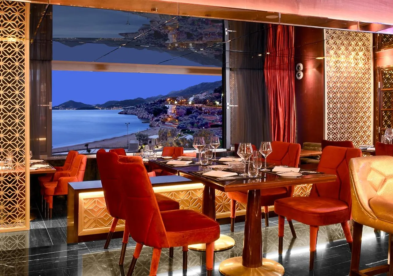 Restaurant/places to eat in Maestral Resort & Casino