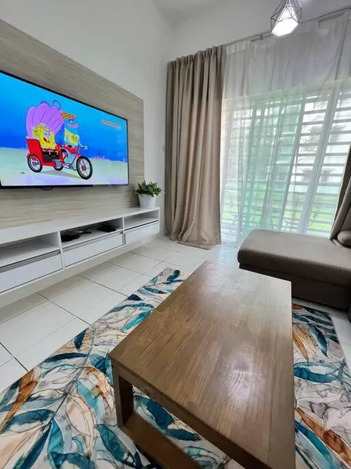 Lily King (modern and comfy)