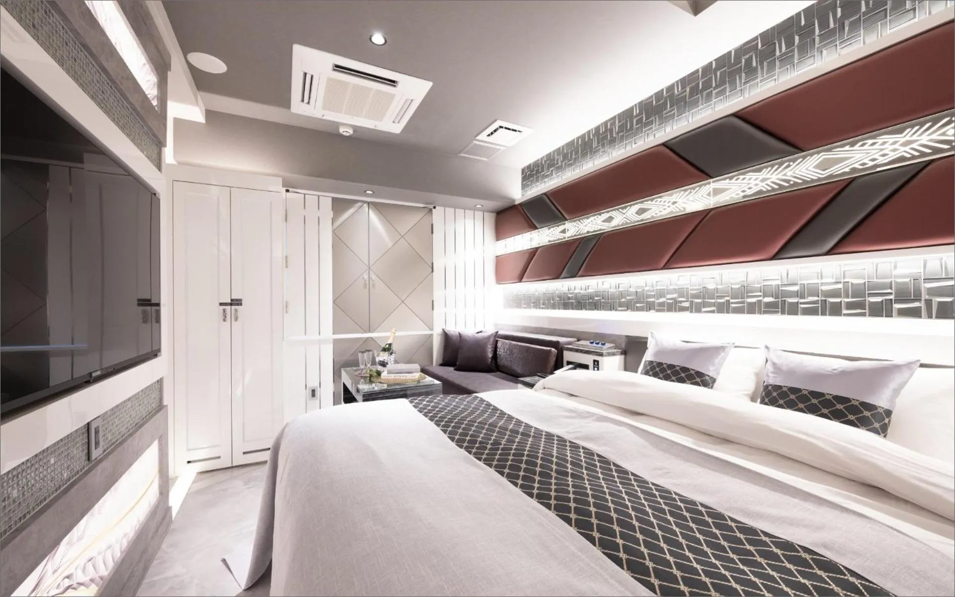 Photo of the whole room, Bed in HOTEL KABUKI