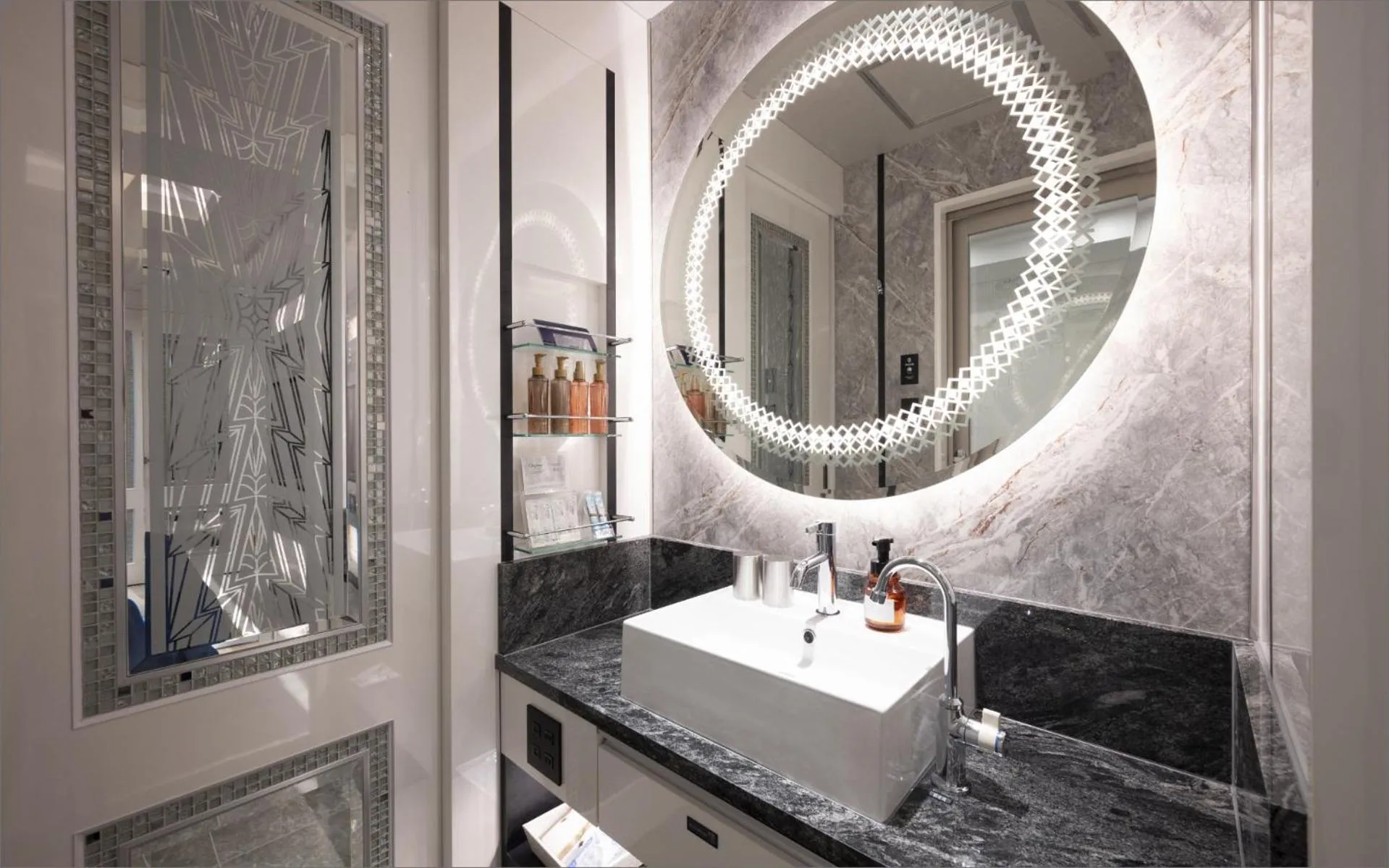 Bathroom in HOTEL KABUKI