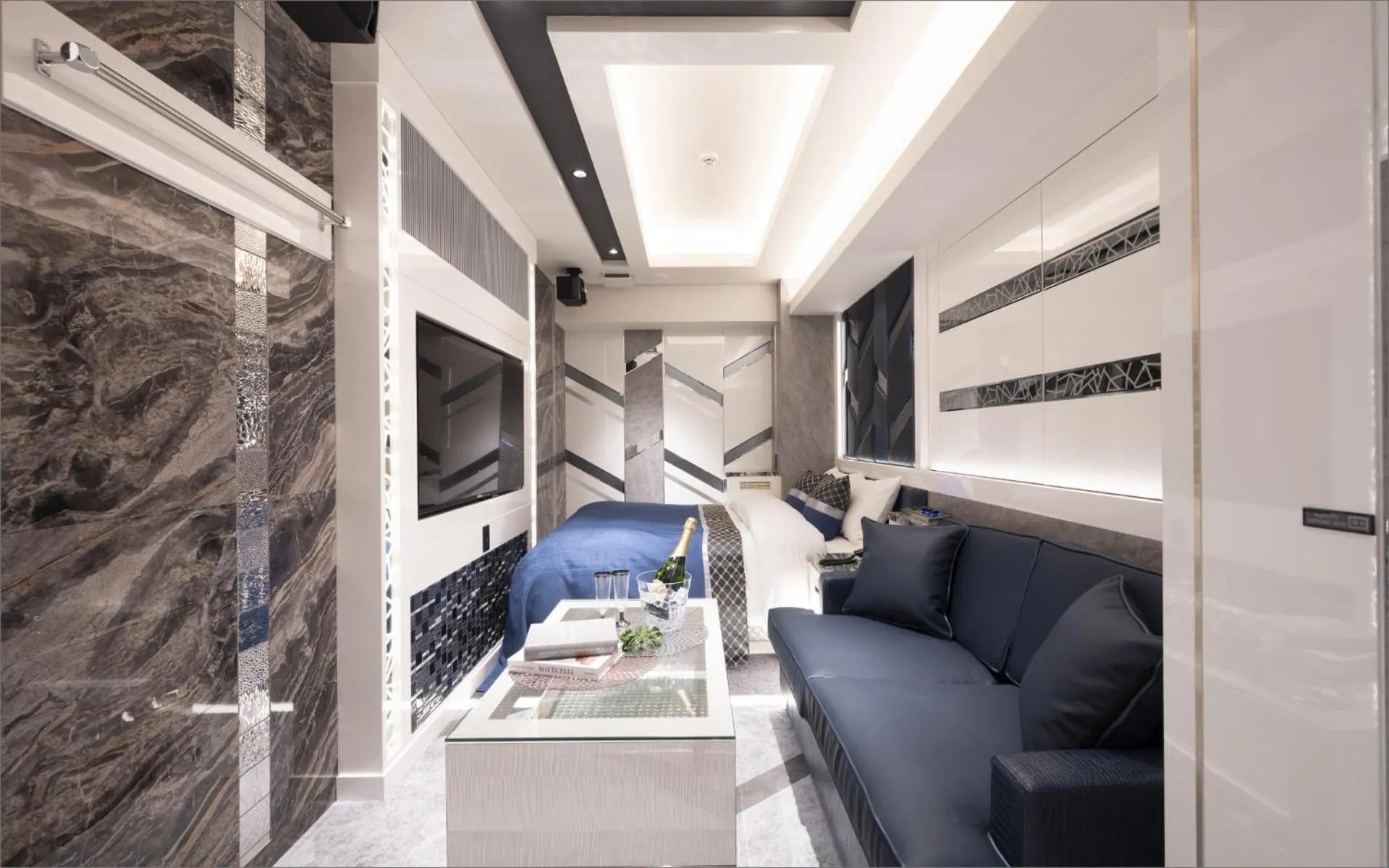 Photo of the whole room in HOTEL KABUKI