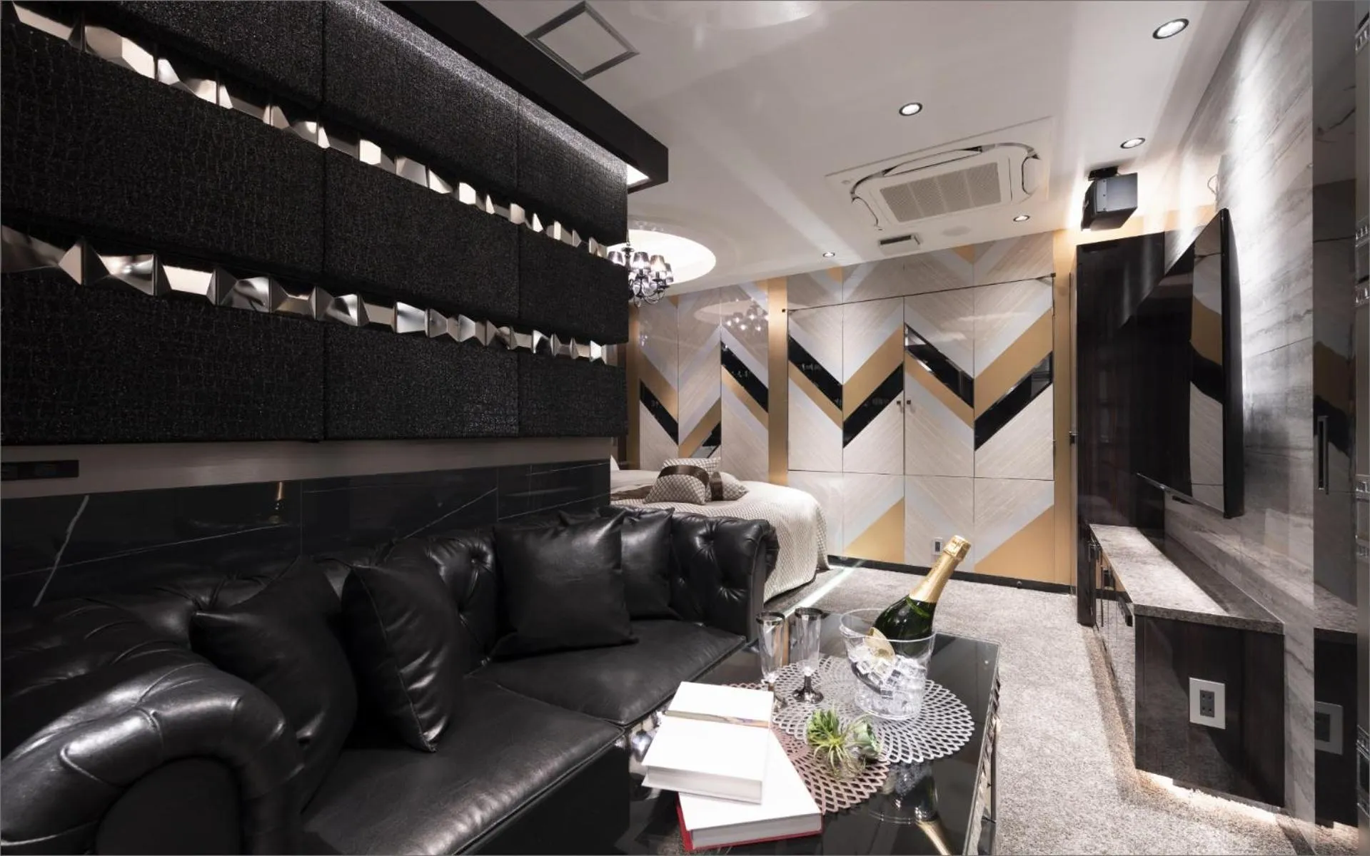 Seating area in HOTEL KABUKI