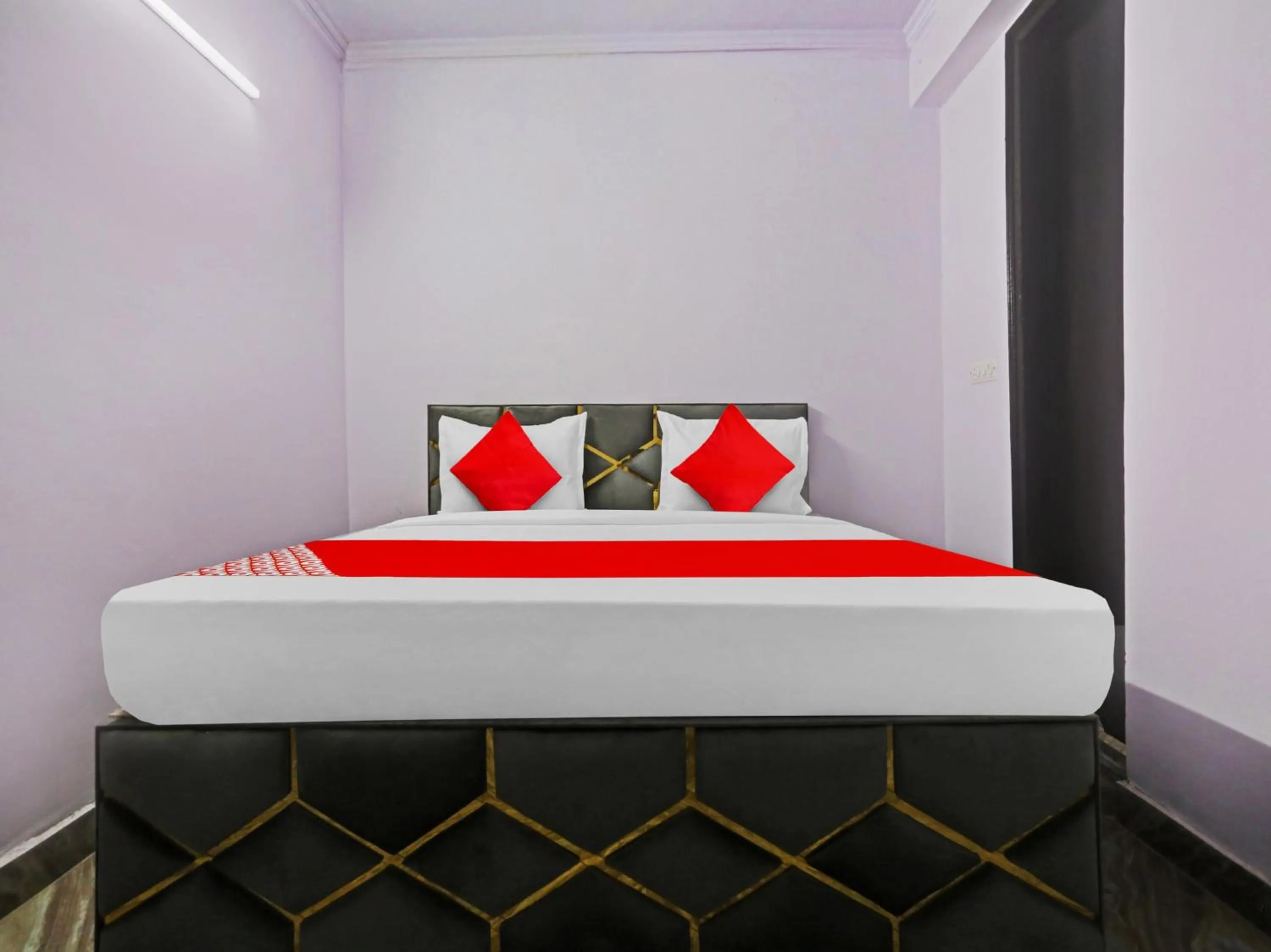 Bedroom, Bed in Hotel O Premium Rooms