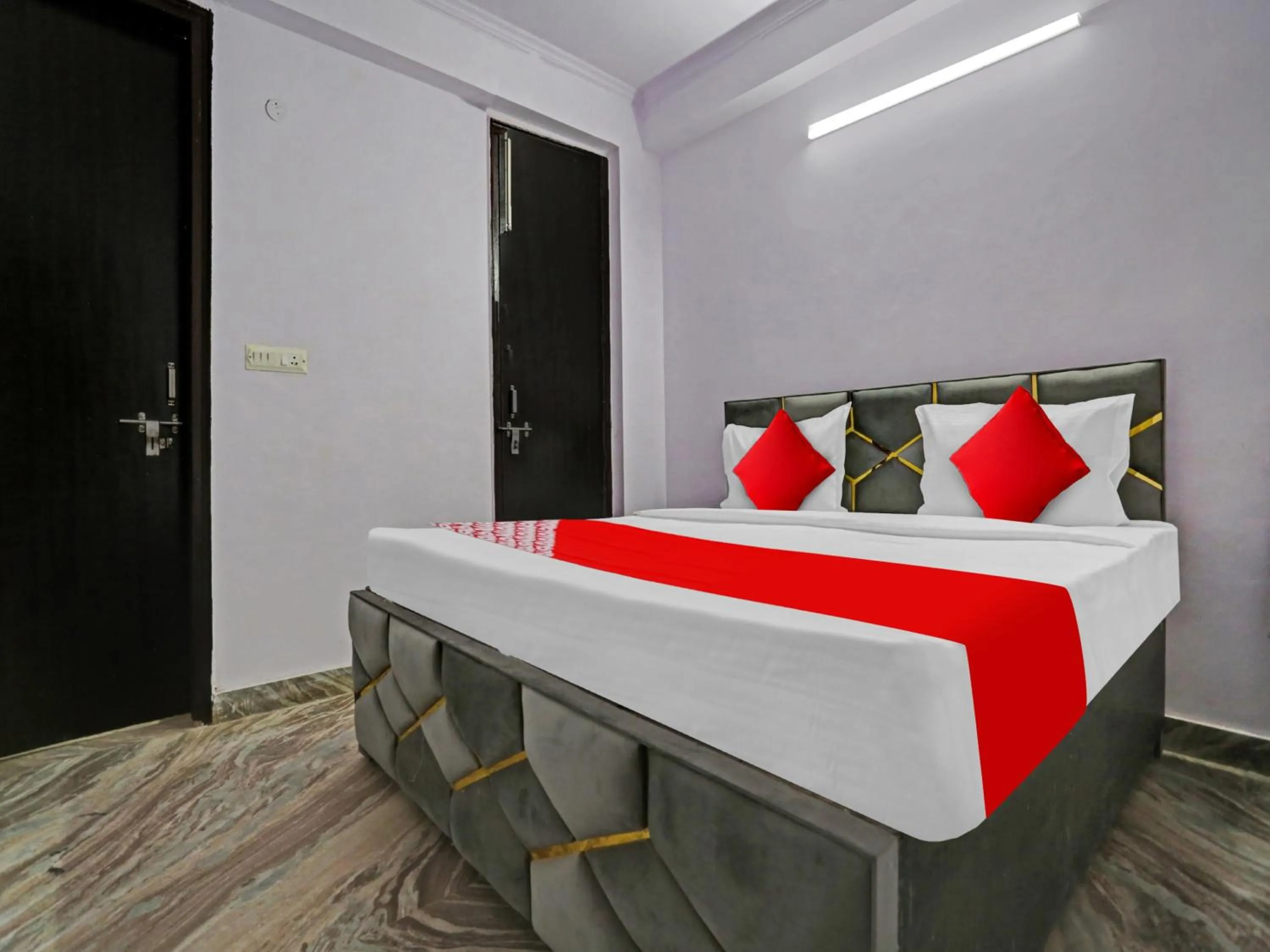 Facade/entrance, Bed in Hotel O Premium Rooms