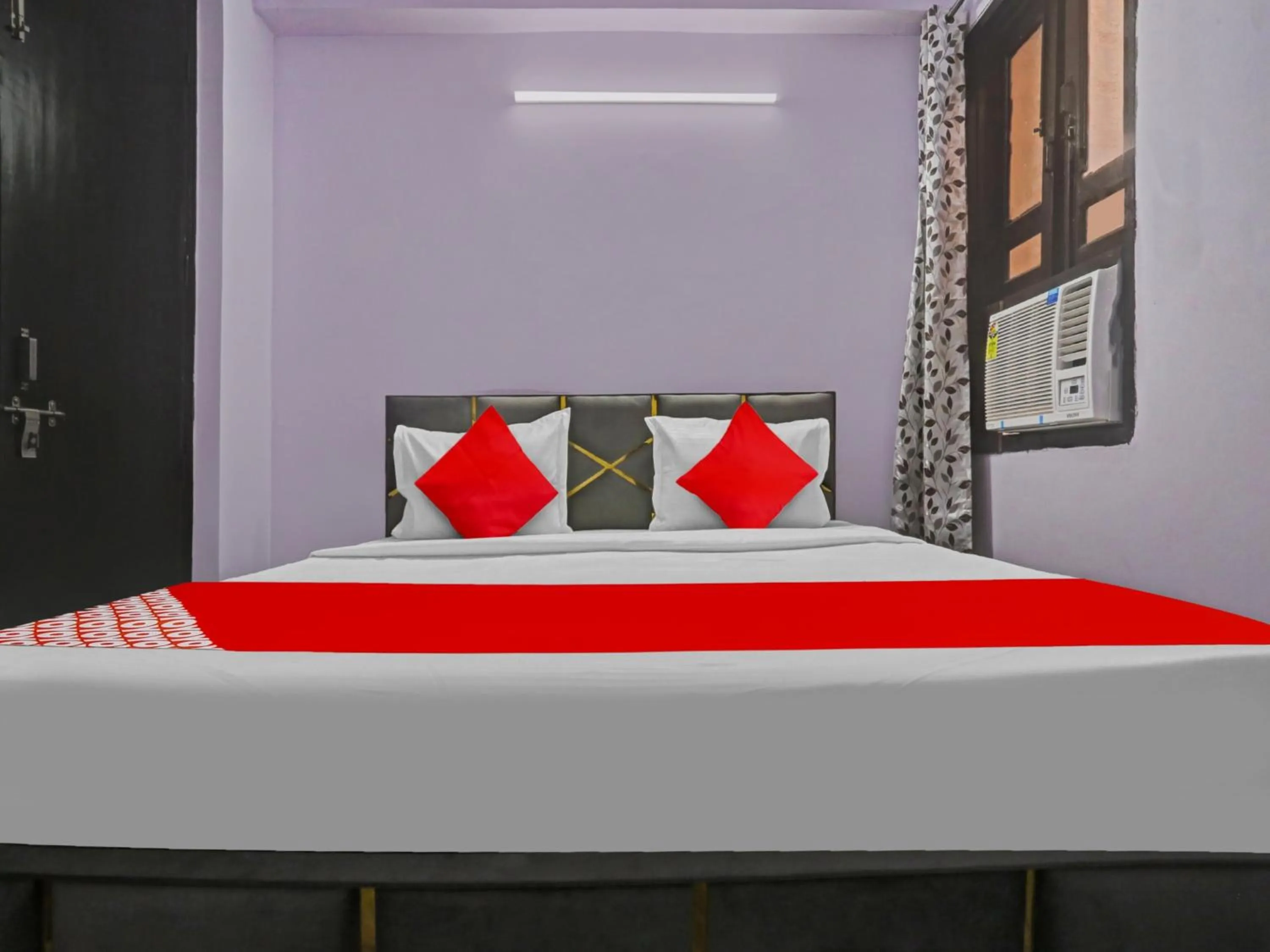 Bedroom, Bed in Hotel O Premium Rooms