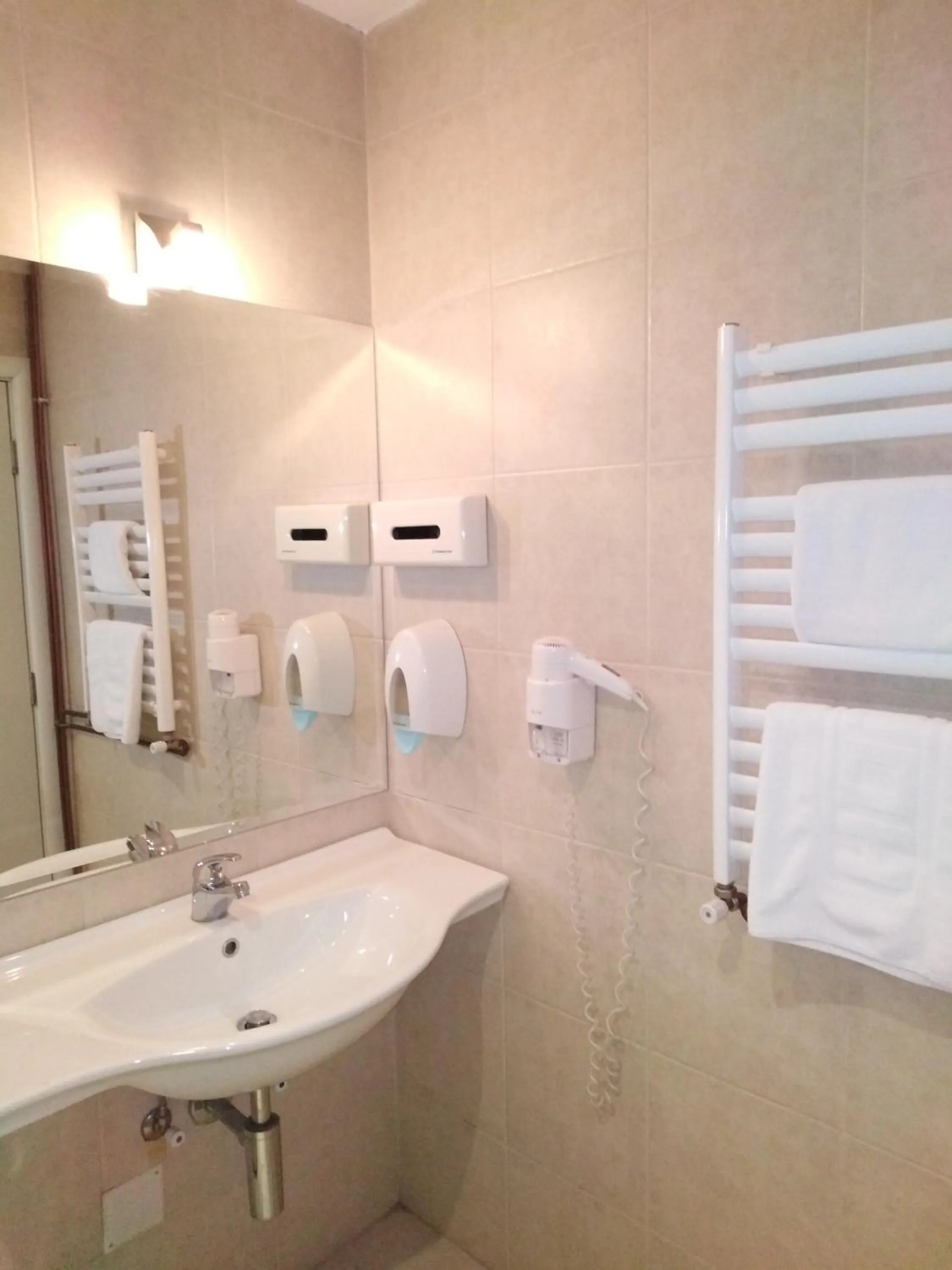 Shower in Hotel Marica