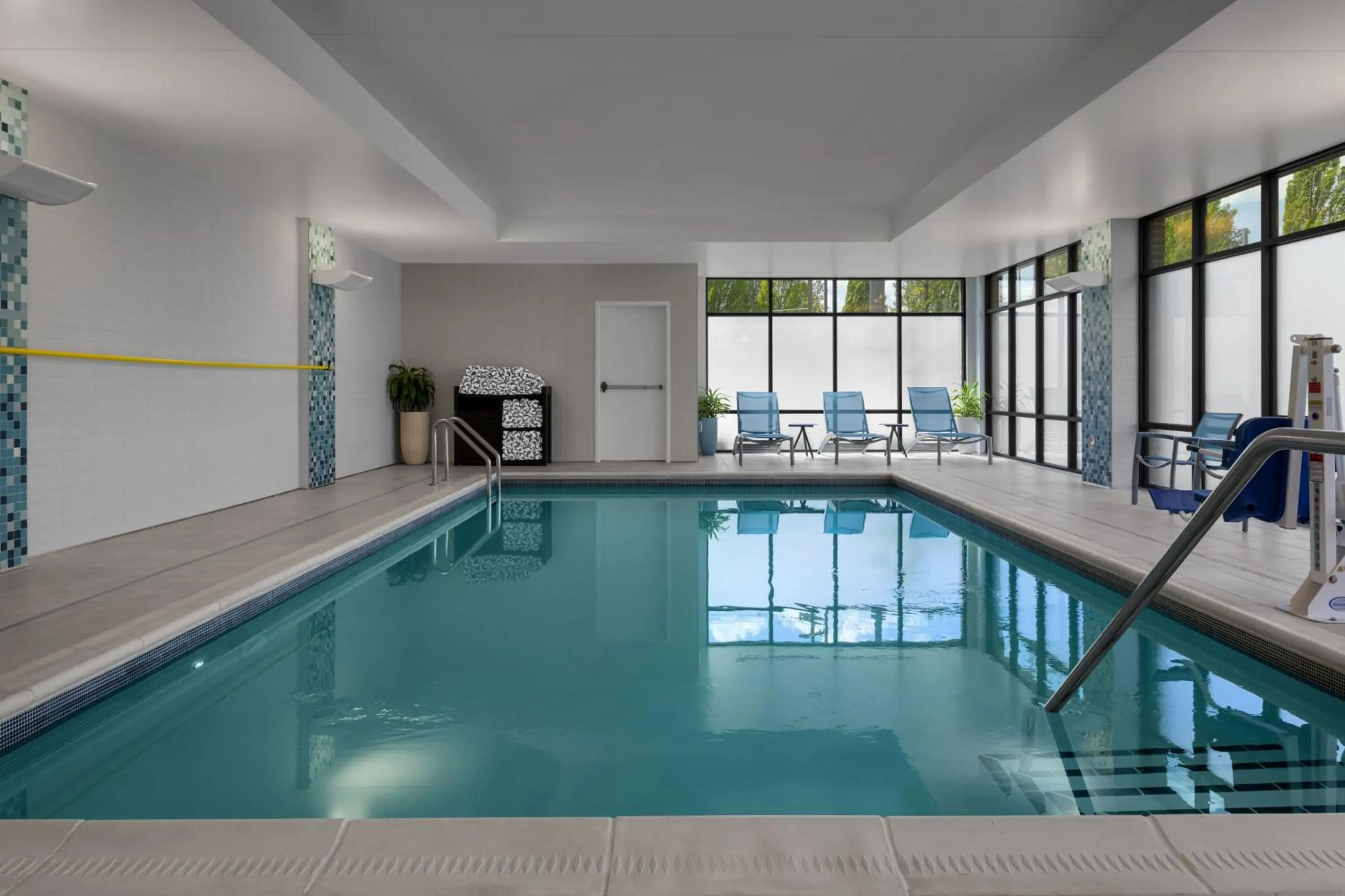 Swimming pool in TownePlace Suites by Marriott Coeur d'Alene