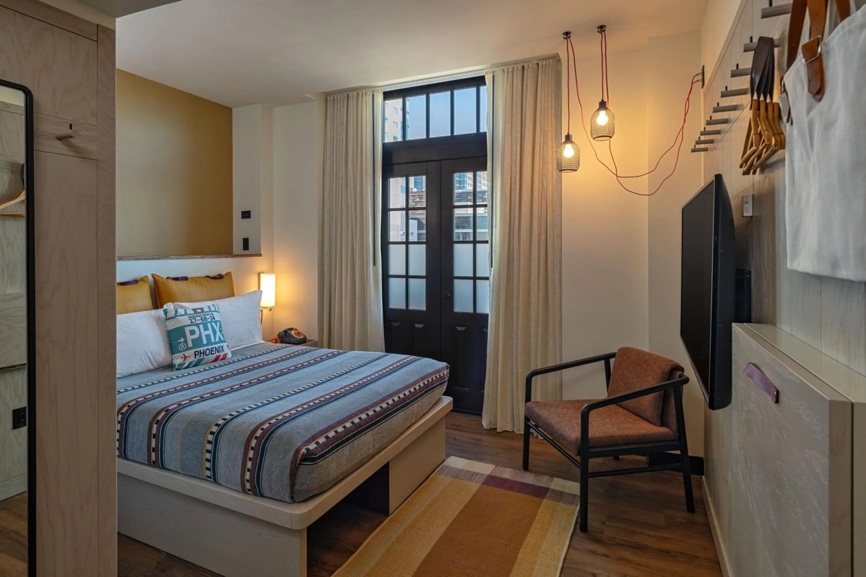 Photo of the whole room, Bed in Moxy Phoenix Downtown