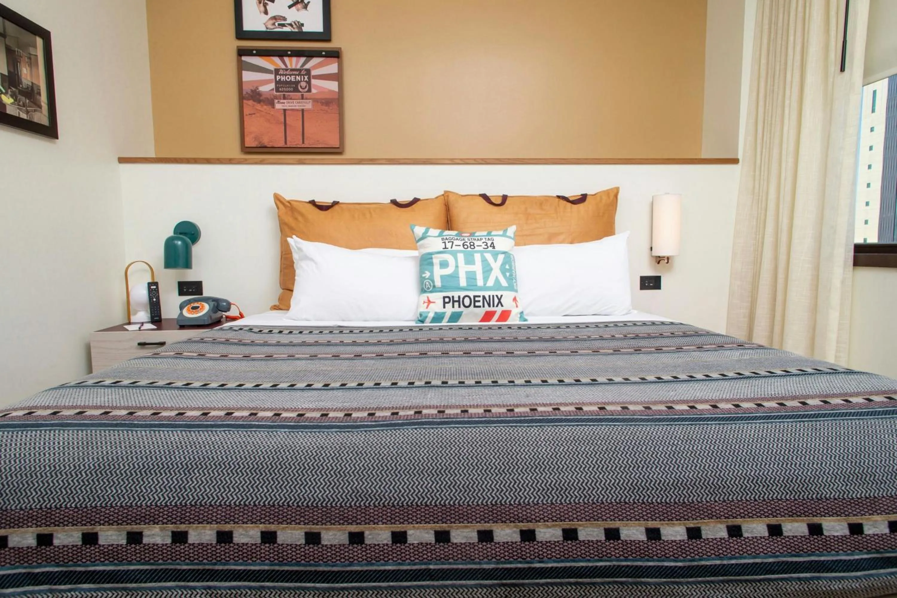 Photo of the whole room, Bed in Moxy Phoenix Downtown