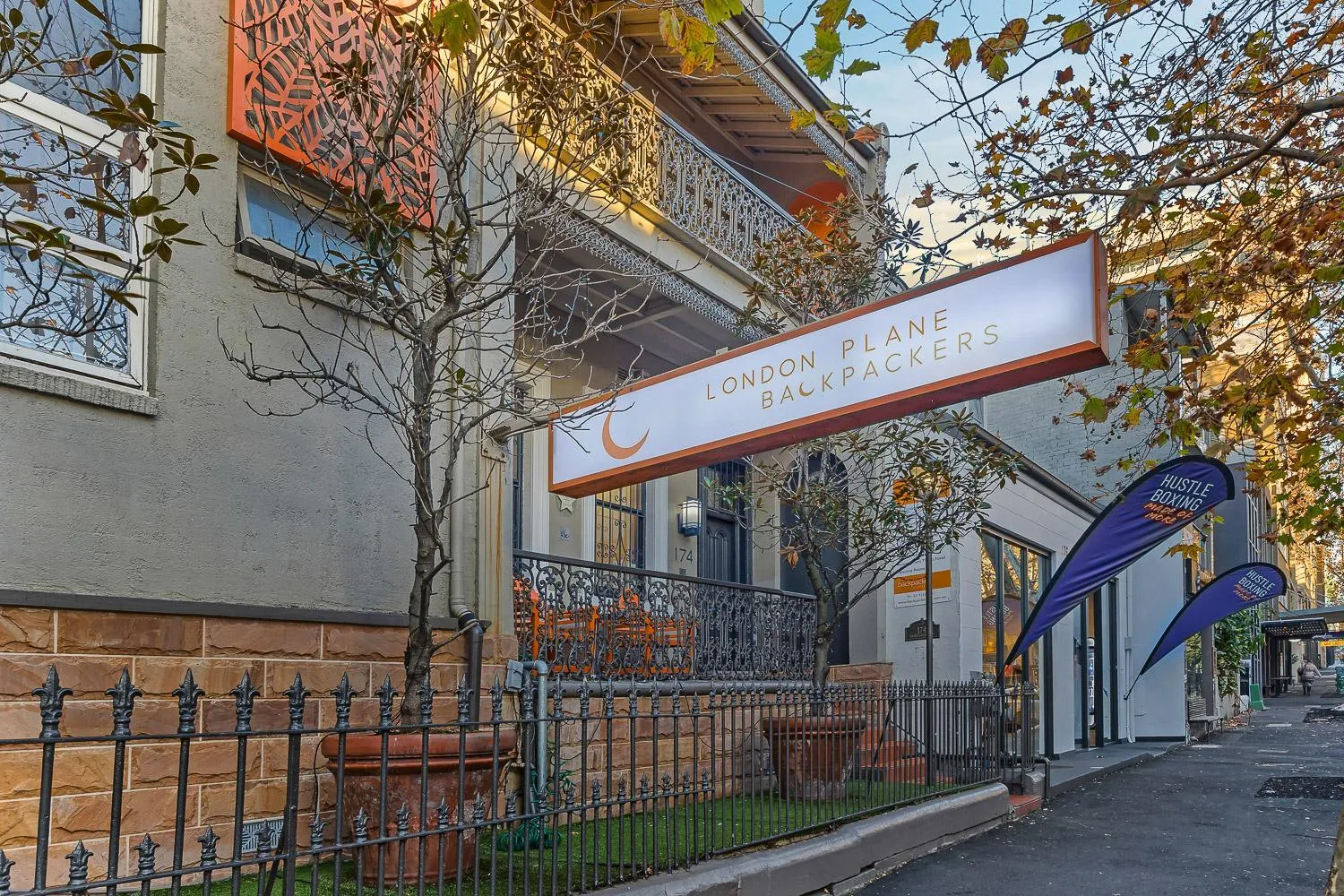 Property building in London Plane Backpackers