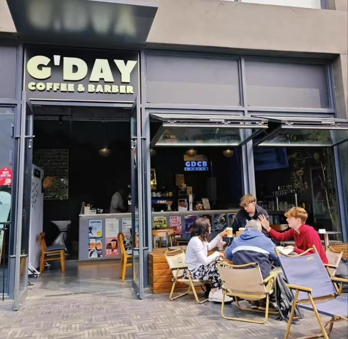 Restaurant/places to eat in base-Beijing Wangfujing Serviced Apartment- in Hutong &Bike rental &Close to Forbidden City, Tian'anmen Square &Subway nearby &Free coffee &Washing machine,Kitchen &Restaurant discount &English speaking &High speed free WiFi