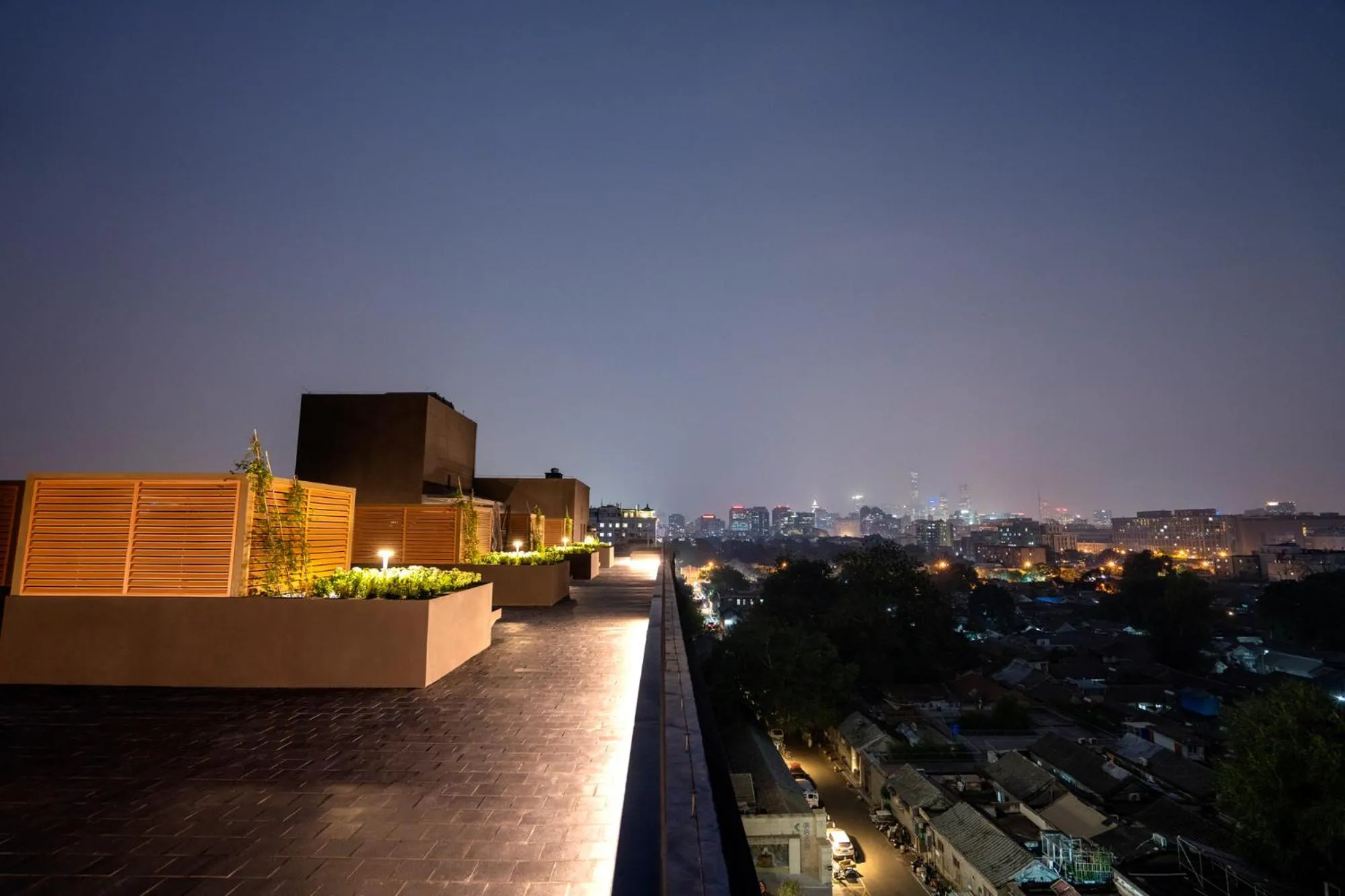 Night in base-Beijing Wangfujing Serviced Apartment- in Hutong &Bike rental &Close to Forbidden City, Tian'anmen Square &Subway nearby &Free coffee &Washing machine,Kitchen &Restaurant discount &English speaking &High speed free WiFi