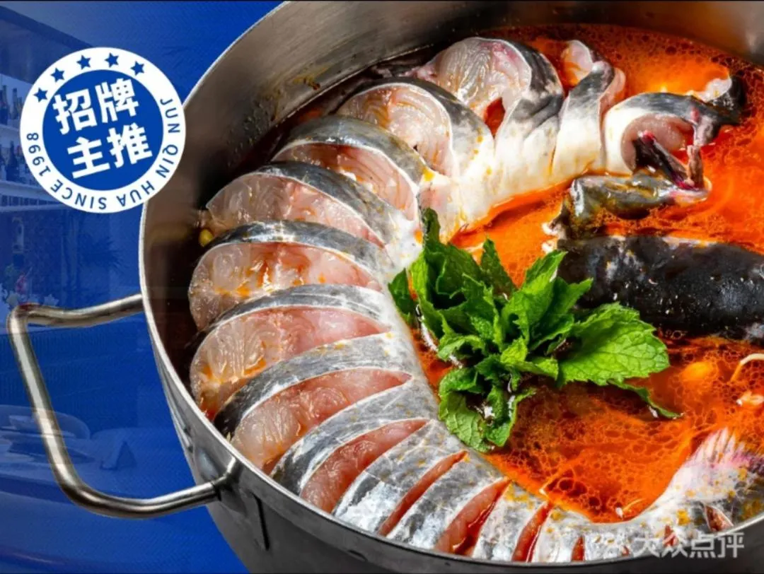 Restaurant/places to eat in base-Beijing Wangfujing Serviced Apartment- in Hutong &Bike rental &Close to Forbidden City, Tian'anmen Square &Subway nearby &Free coffee &Washing machine,Kitchen &Restaurant discount &English speaking &High speed free WiFi