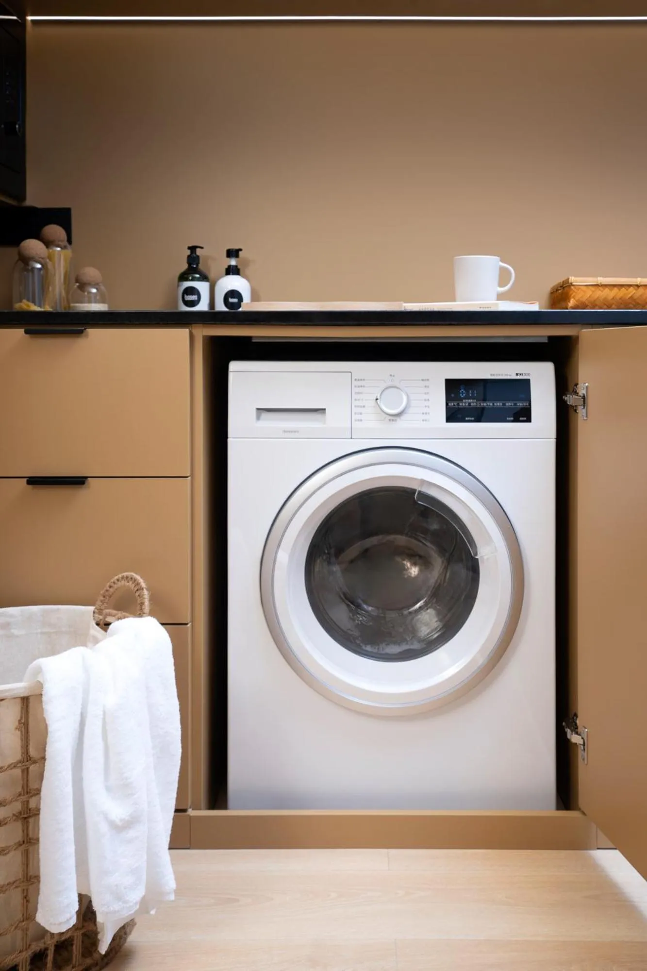 washing machine in base-Beijing Wangfujing Serviced Apartment- in Hutong &Bike rental &Close to Forbidden City, Tian'anmen Square &Subway nearby &Free coffee &Washing machine,Kitchen &Restaurant discount &English speaking &High speed free WiFi