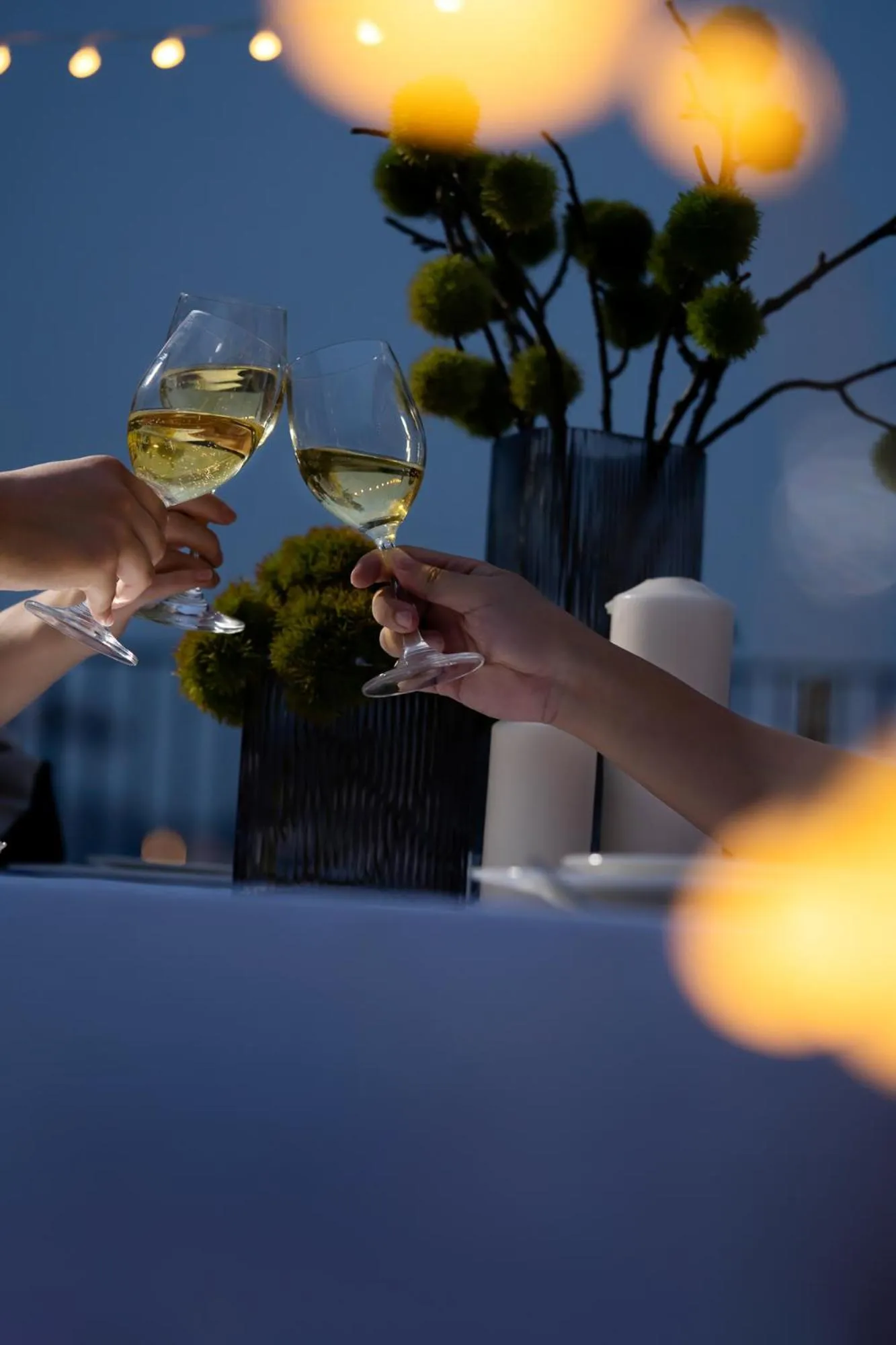 People in base-Beijing Wangfujing Serviced Apartment- in Hutong &Bike rental &Close to Forbidden City, Tian'anmen Square &Subway nearby &Free coffee &Washing machine,Kitchen &Restaurant discount &English speaking &High speed free WiFi