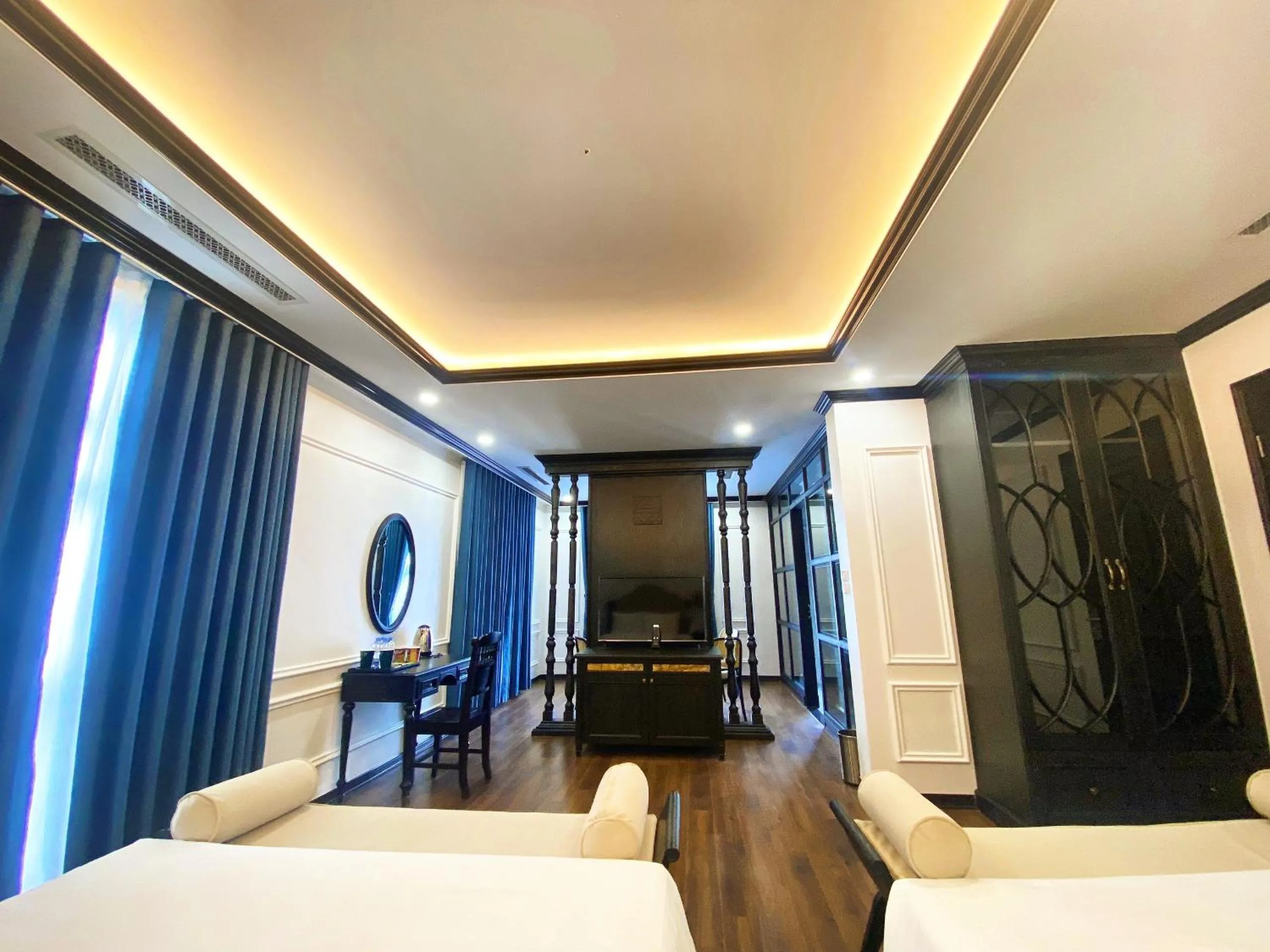 TV and multimedia, Bed in Moma Paris Hotel Ninh Bình