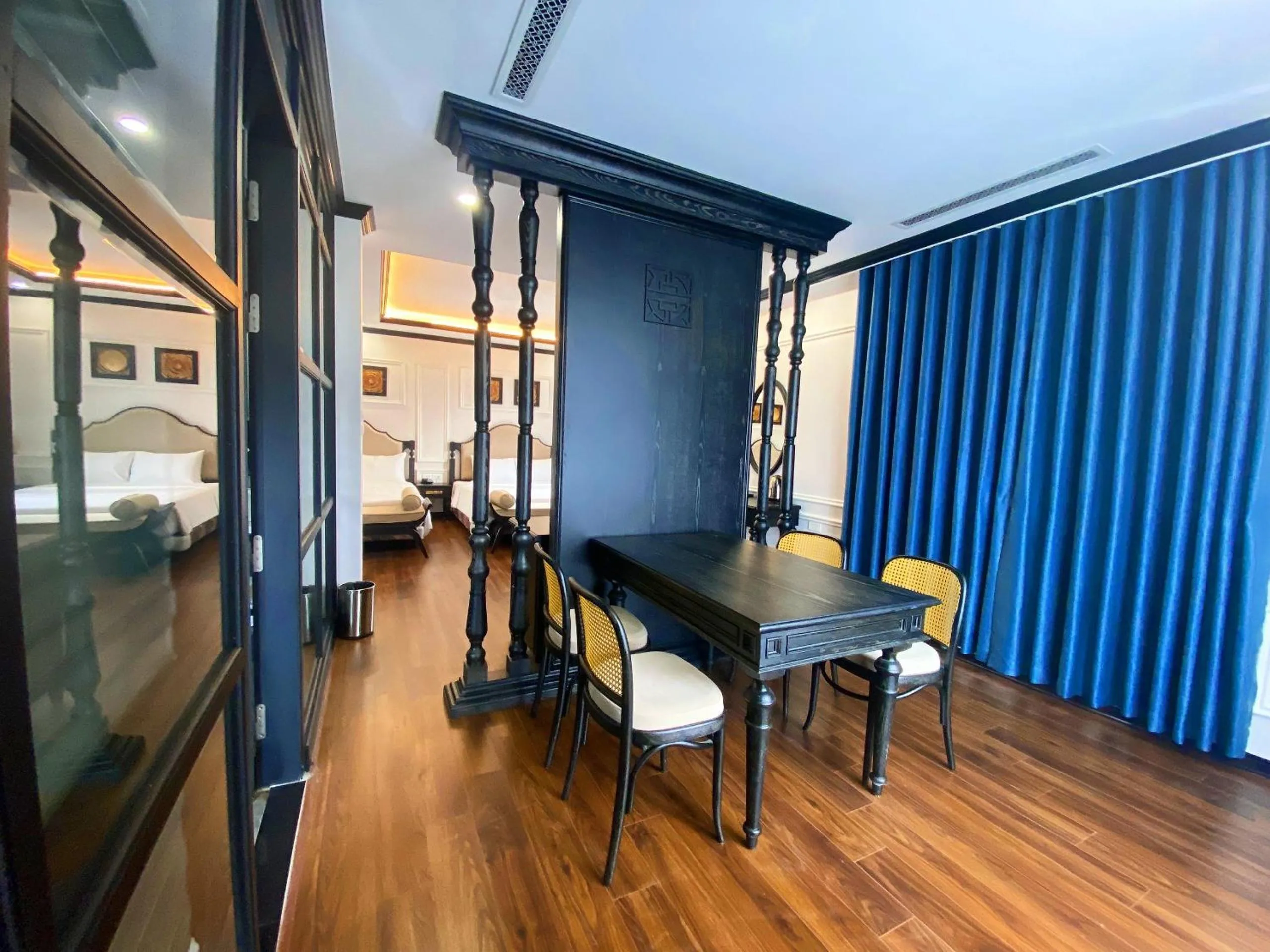 Dining area, Bed in Moma Paris Hotel Ninh Bình