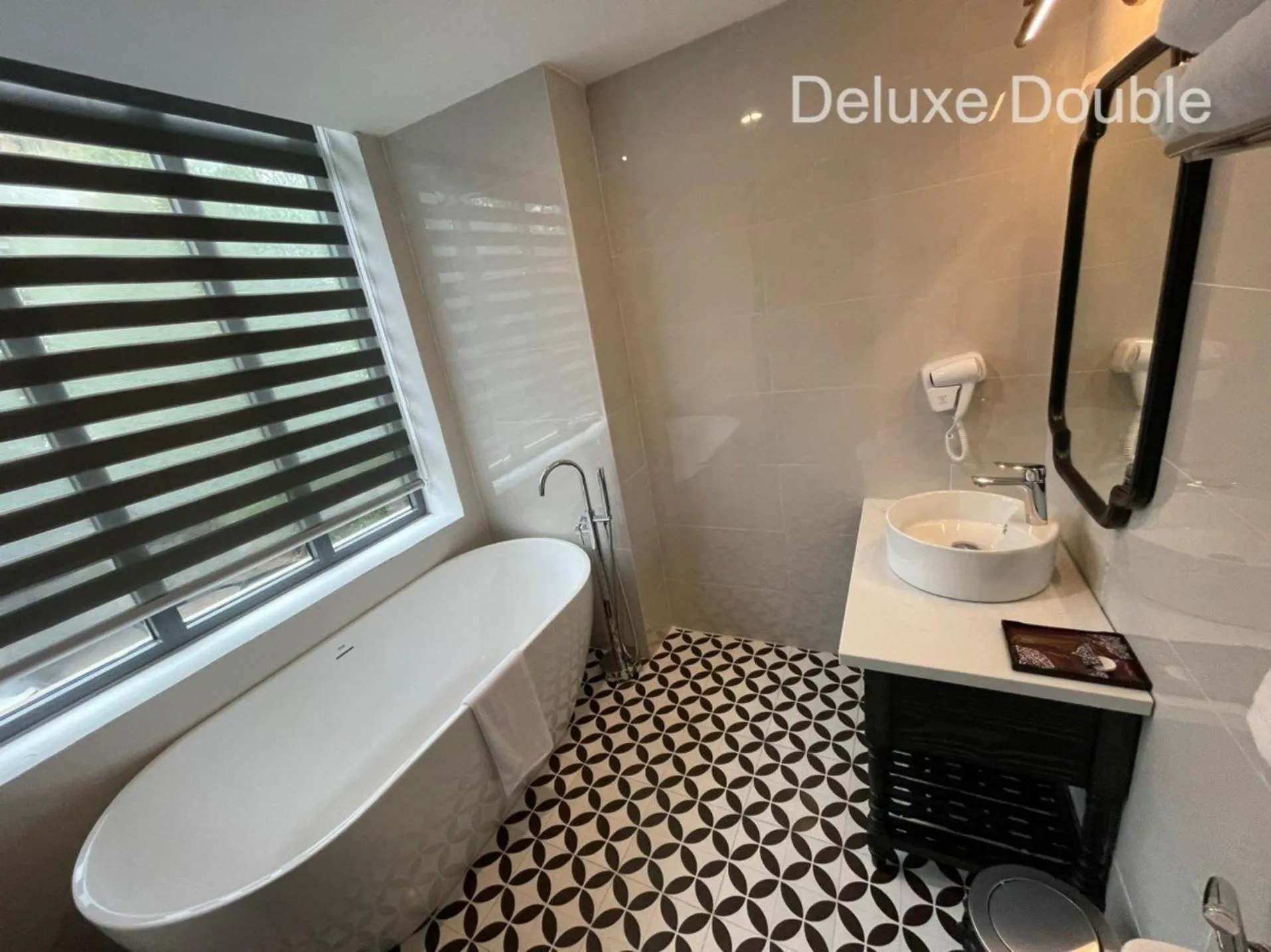 Bathroom in Moma Paris Hotel Ninh Bình