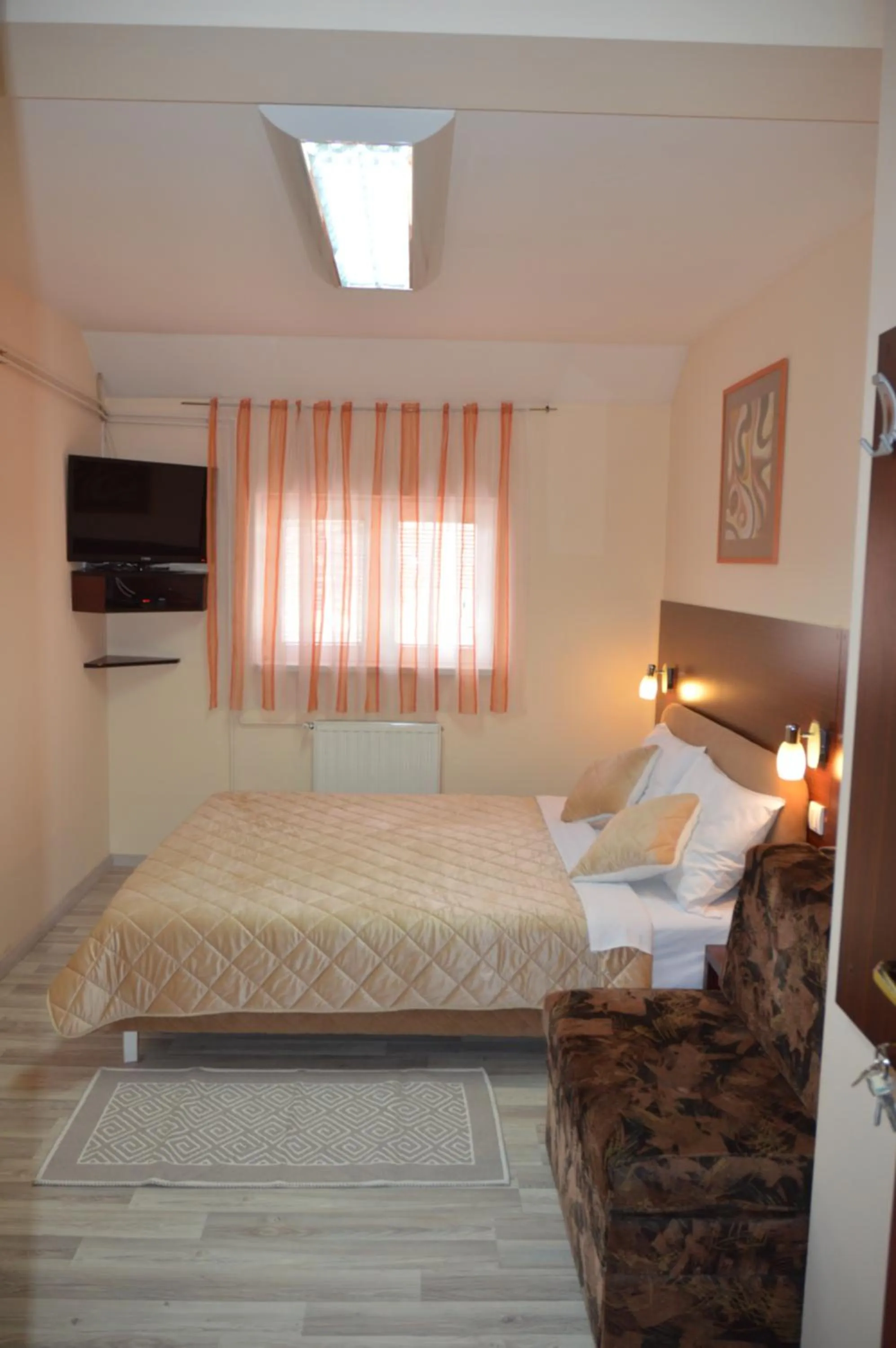 Photo of the whole room, Bed in Hotel Čile