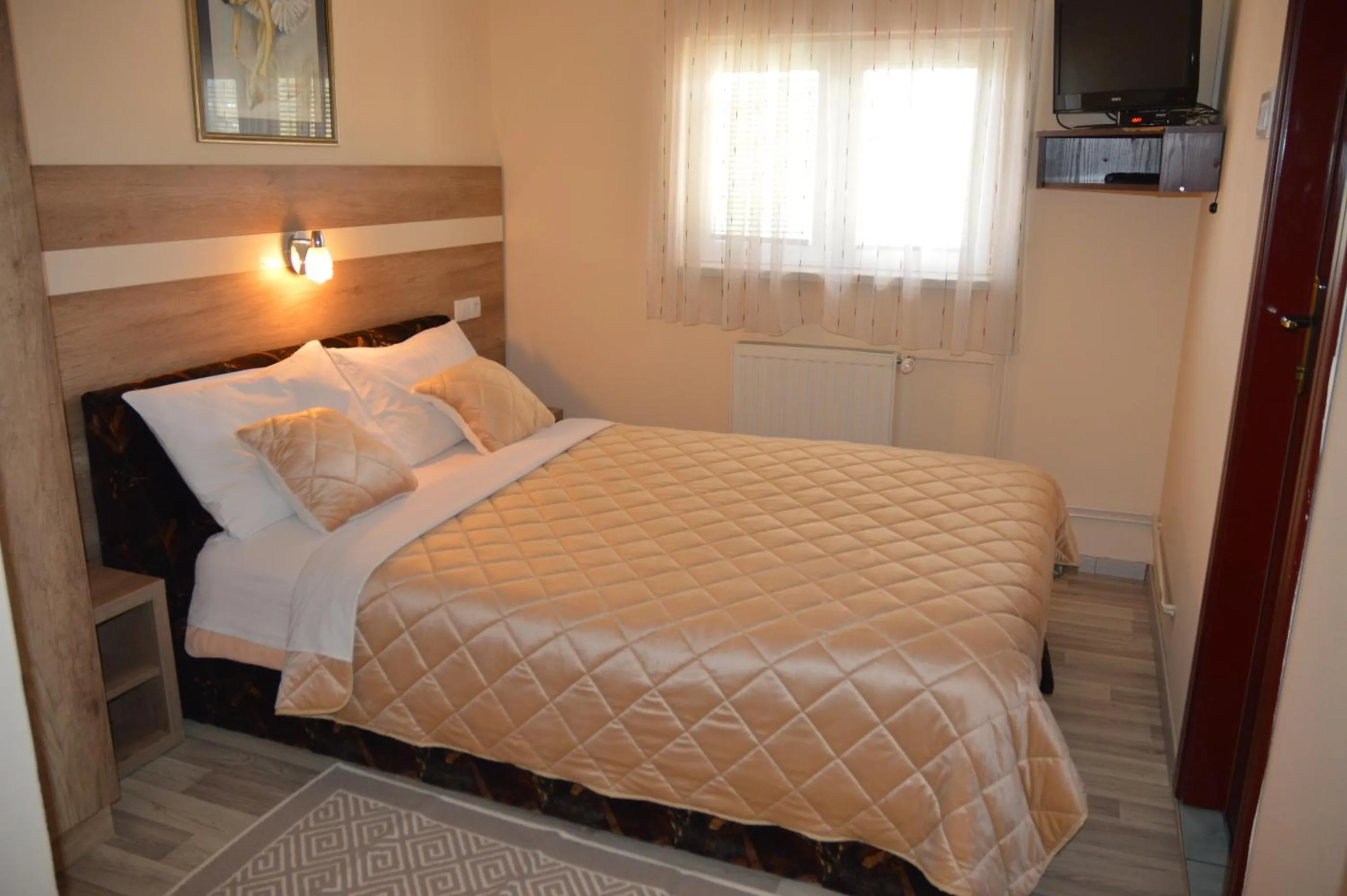 Photo of the whole room, Bed in Hotel Čile