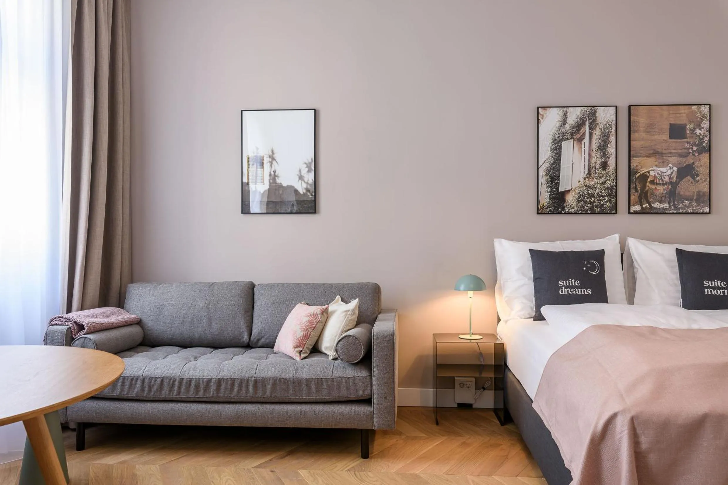 Photo of the whole room, Bed in Limehome Vienna Karajangasse