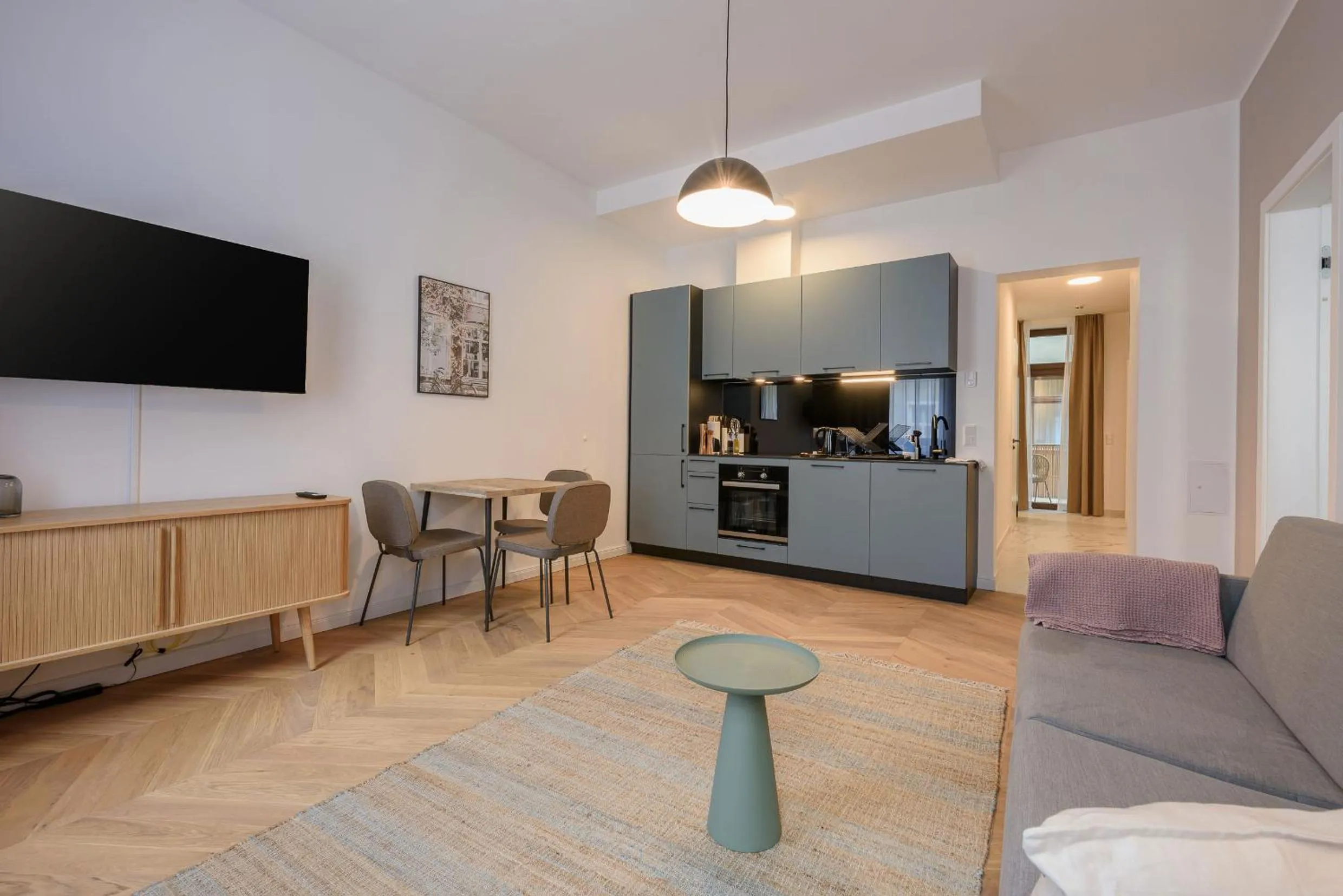 TV and multimedia in Limehome Vienna Karajangasse