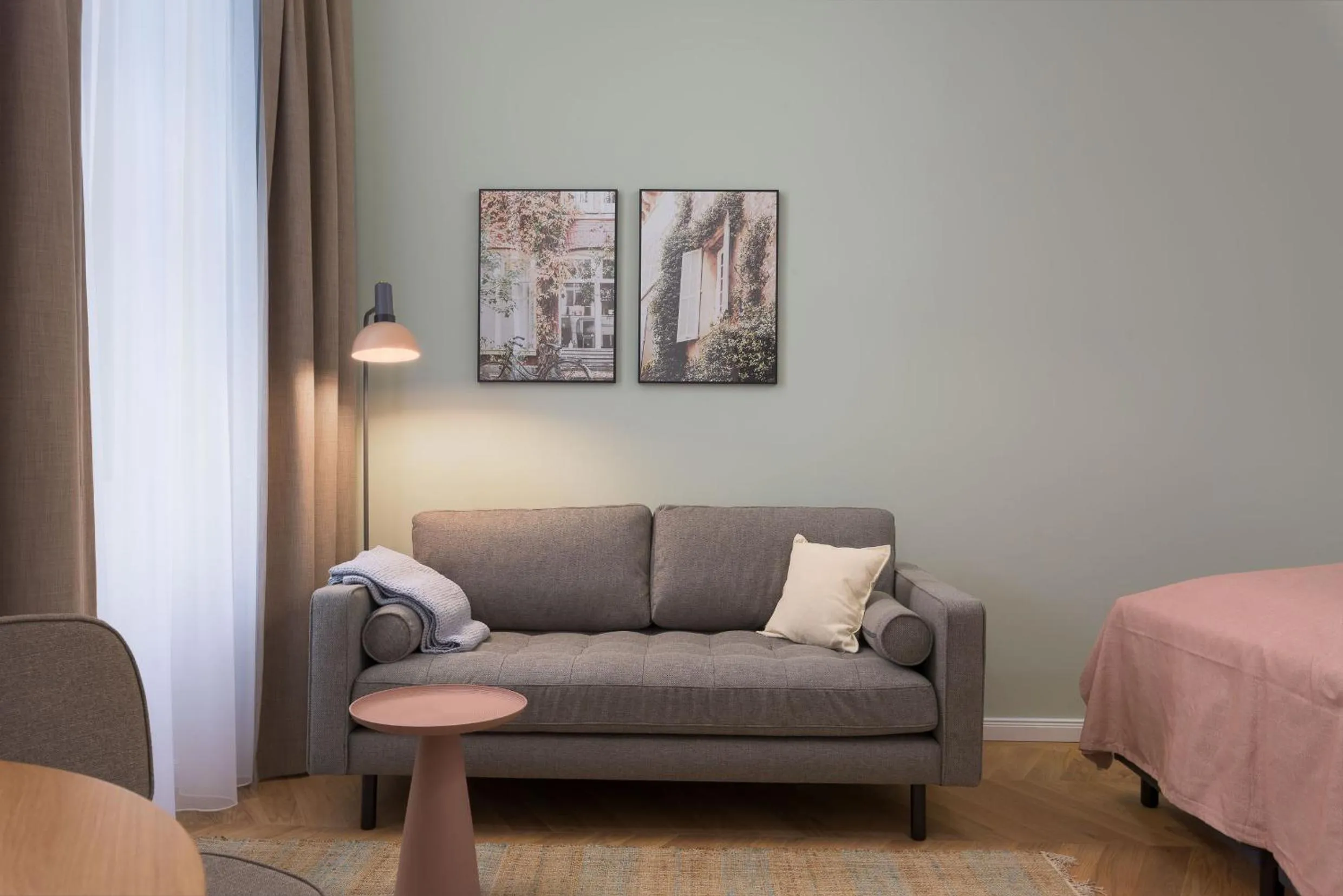 Living room, Bed in Limehome Vienna Karajangasse