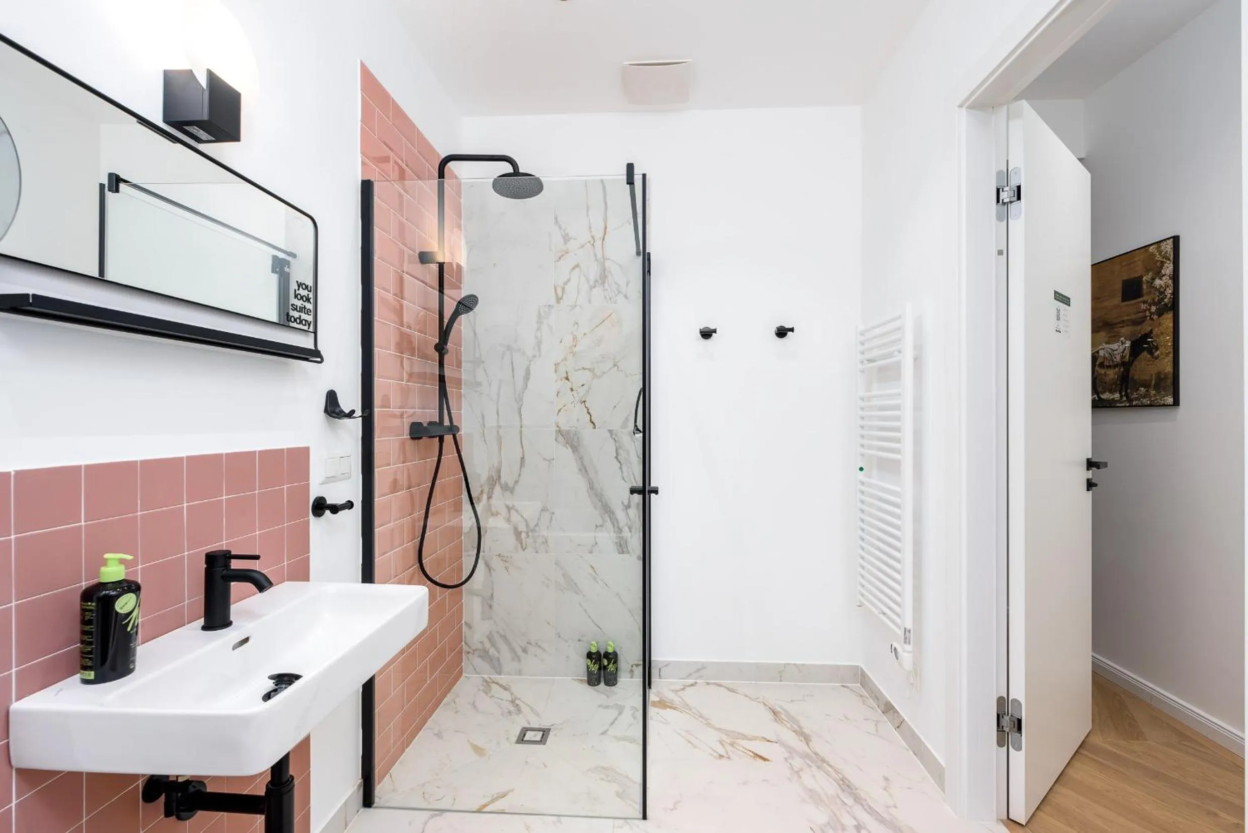 Shower in Limehome Vienna Karajangasse