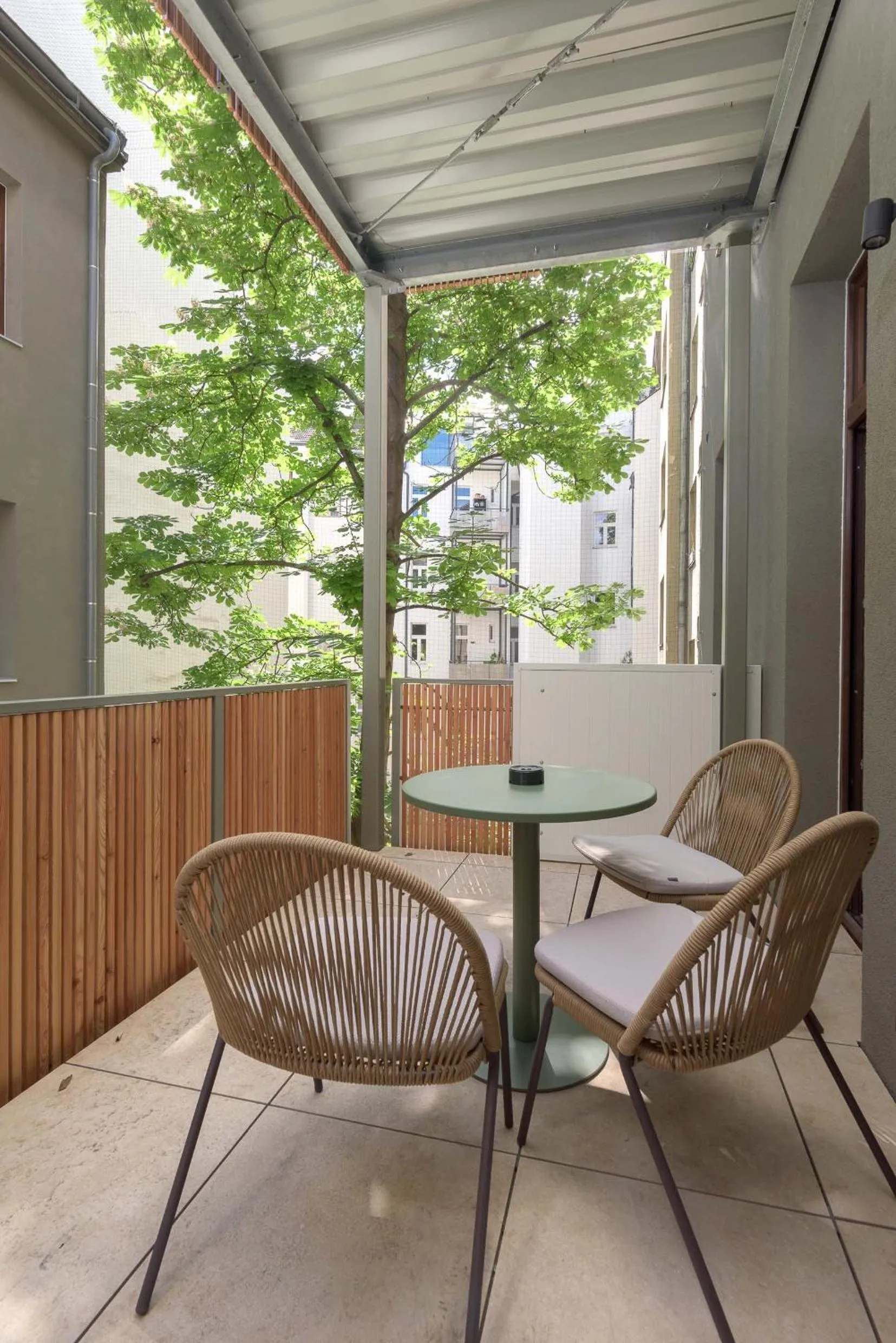 Patio in Limehome Vienna Karajangasse