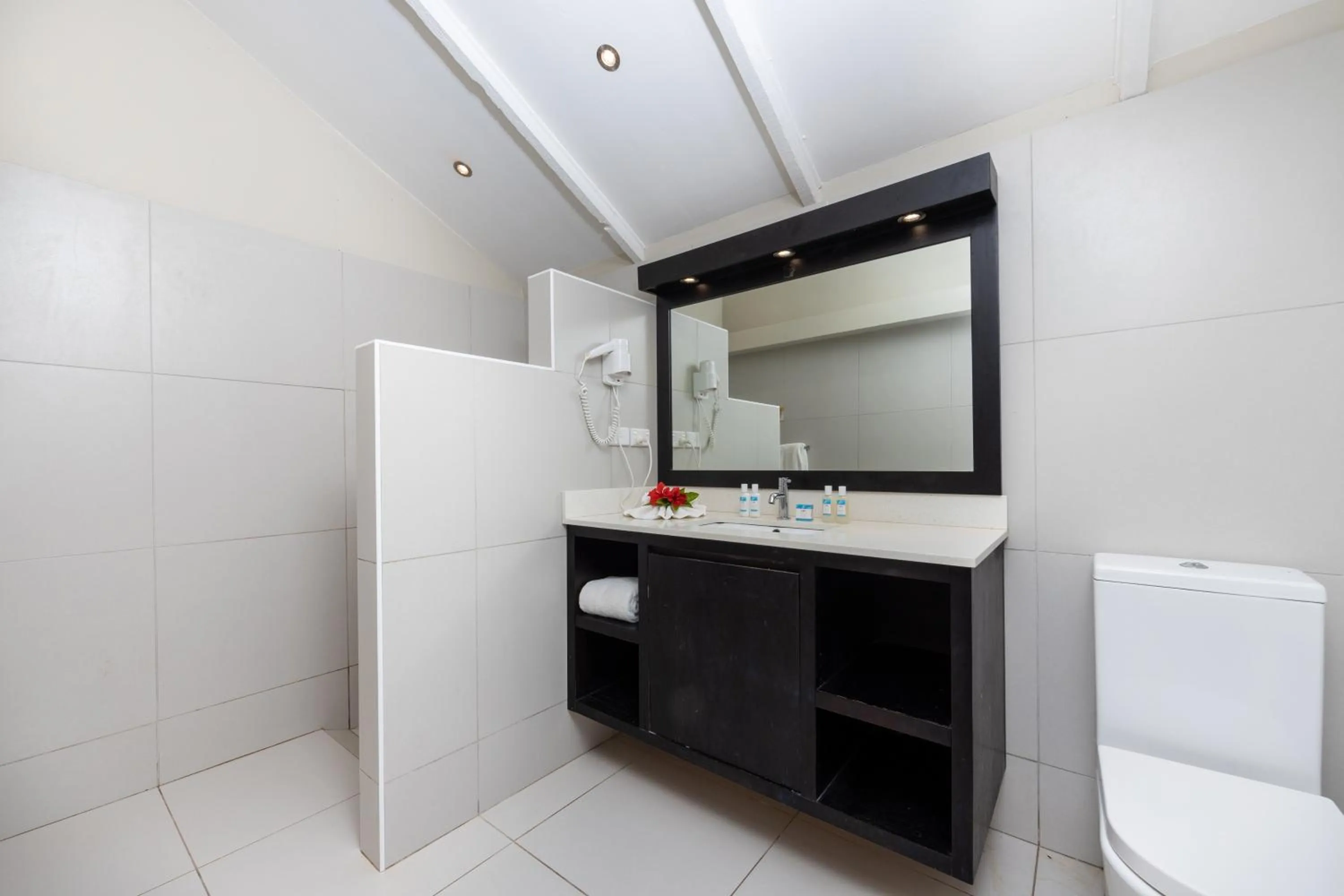 Bathroom in Plantation Island Resort