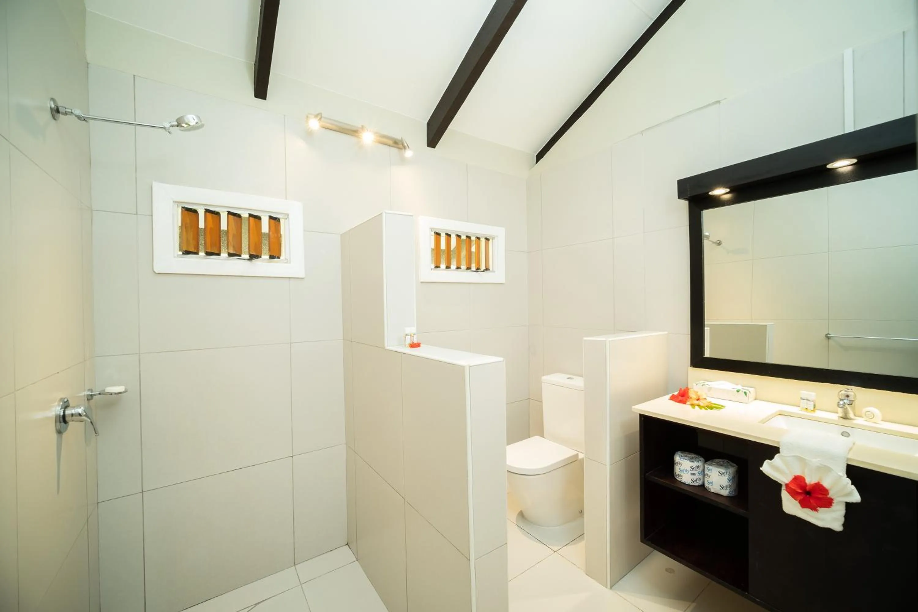 Bathroom in Plantation Island Resort