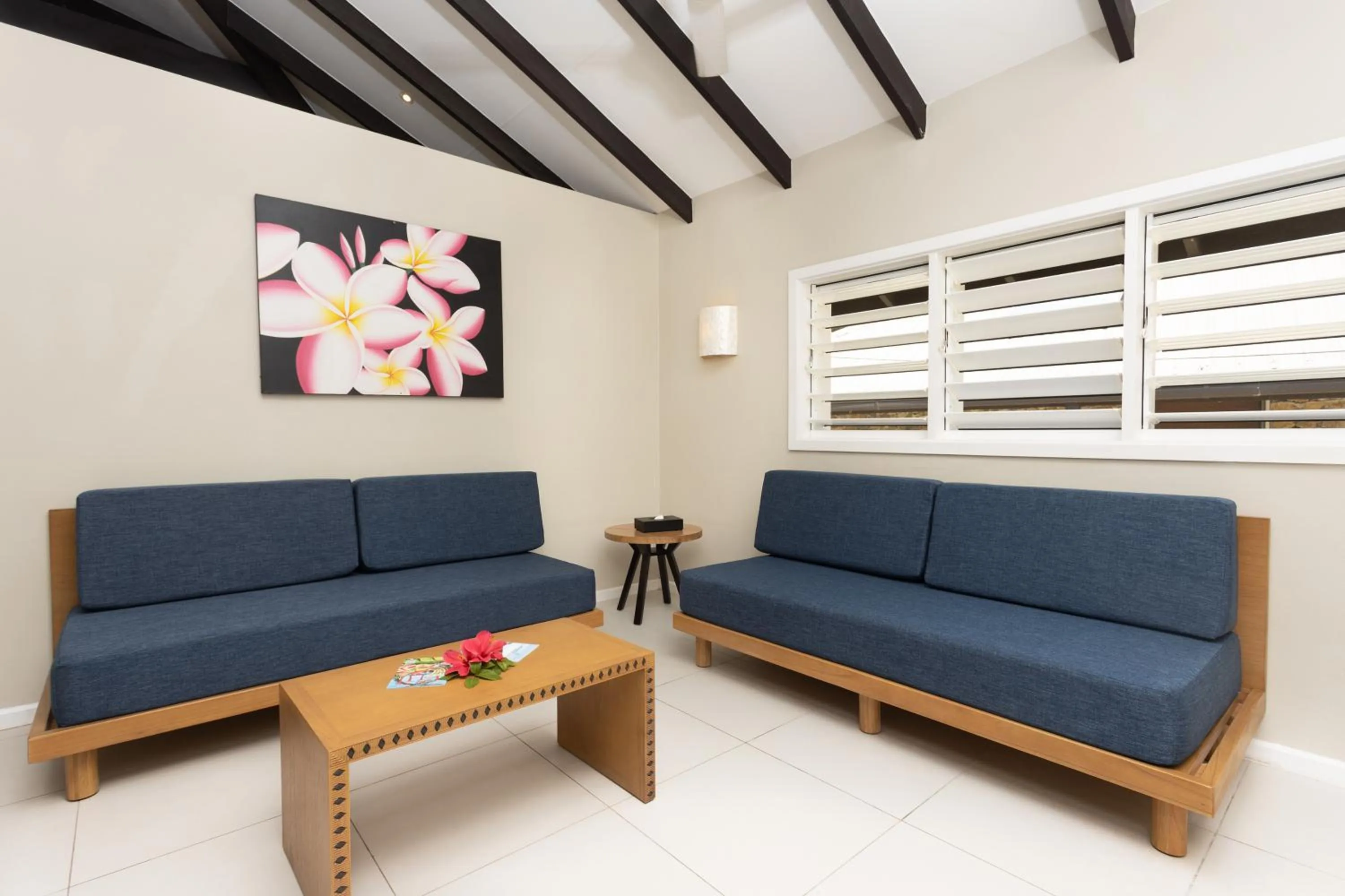 Seating area in Plantation Island Resort