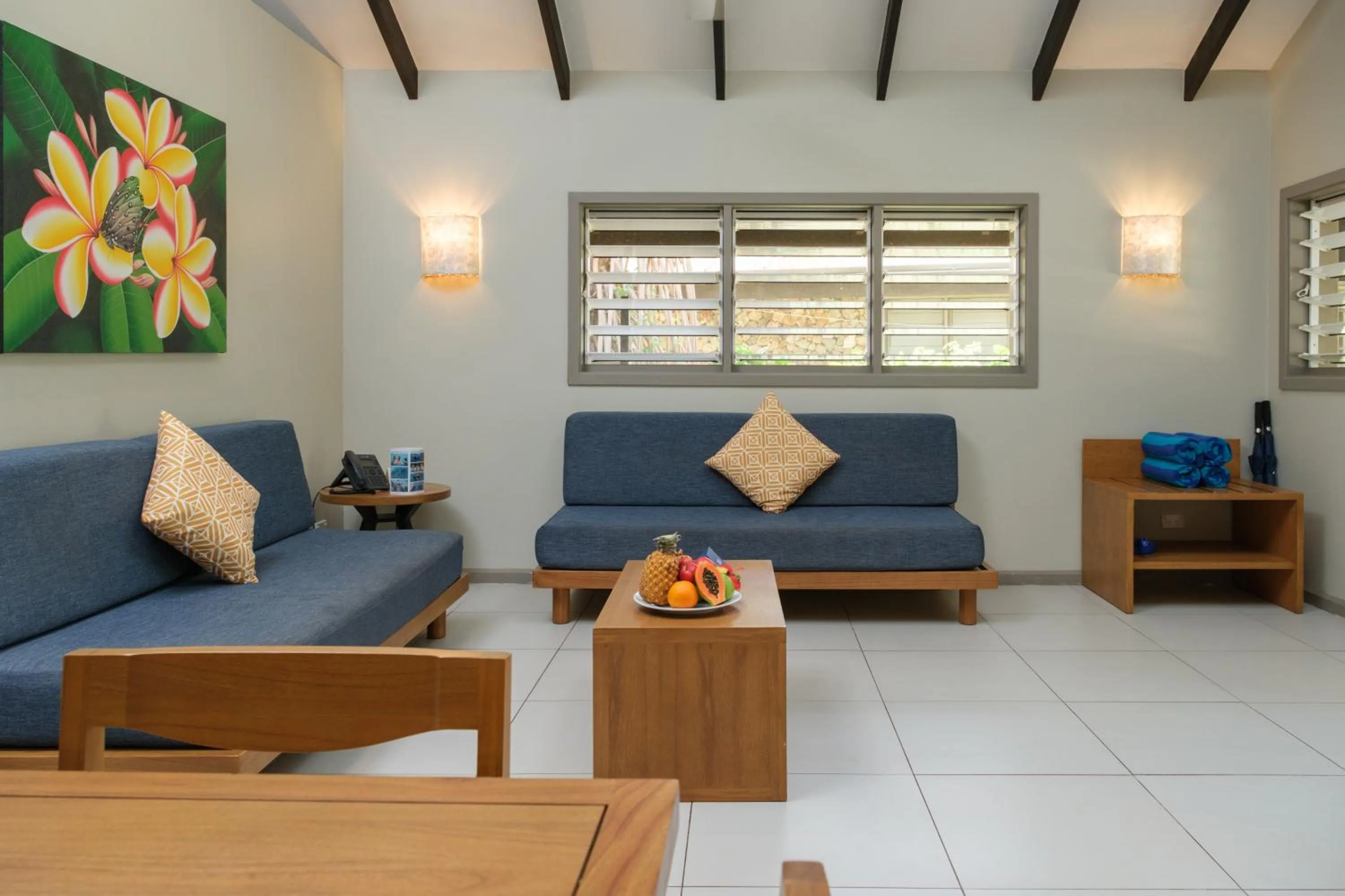 Living room in Plantation Island Resort