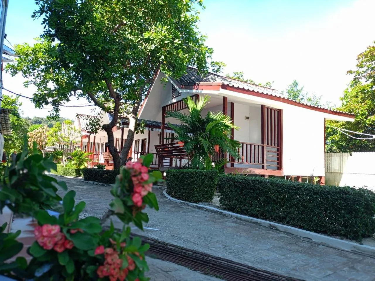 pet friendly in SCARLET SAILS VILLA