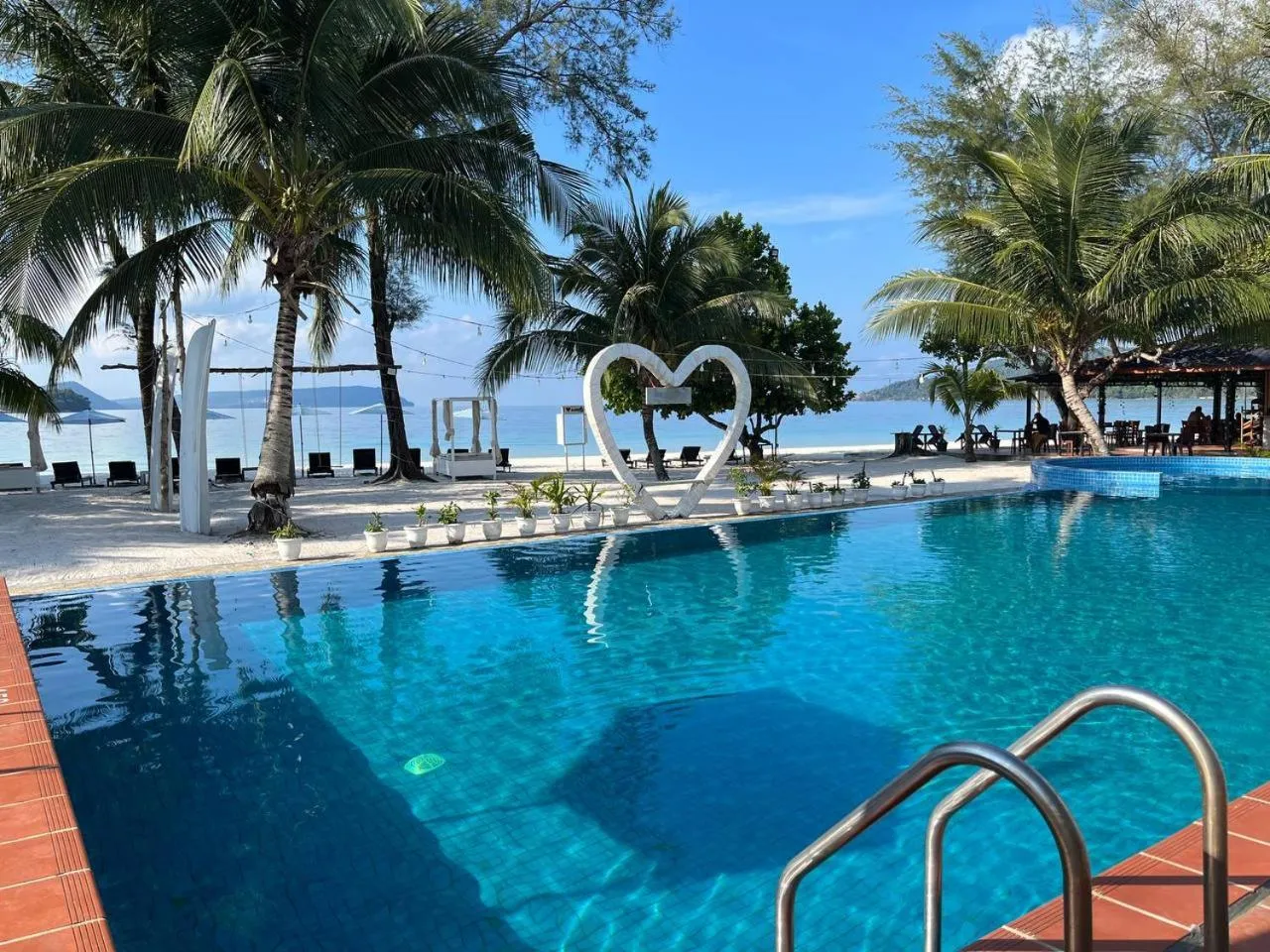 Swimming pool in SCARLET SAILS VILLA