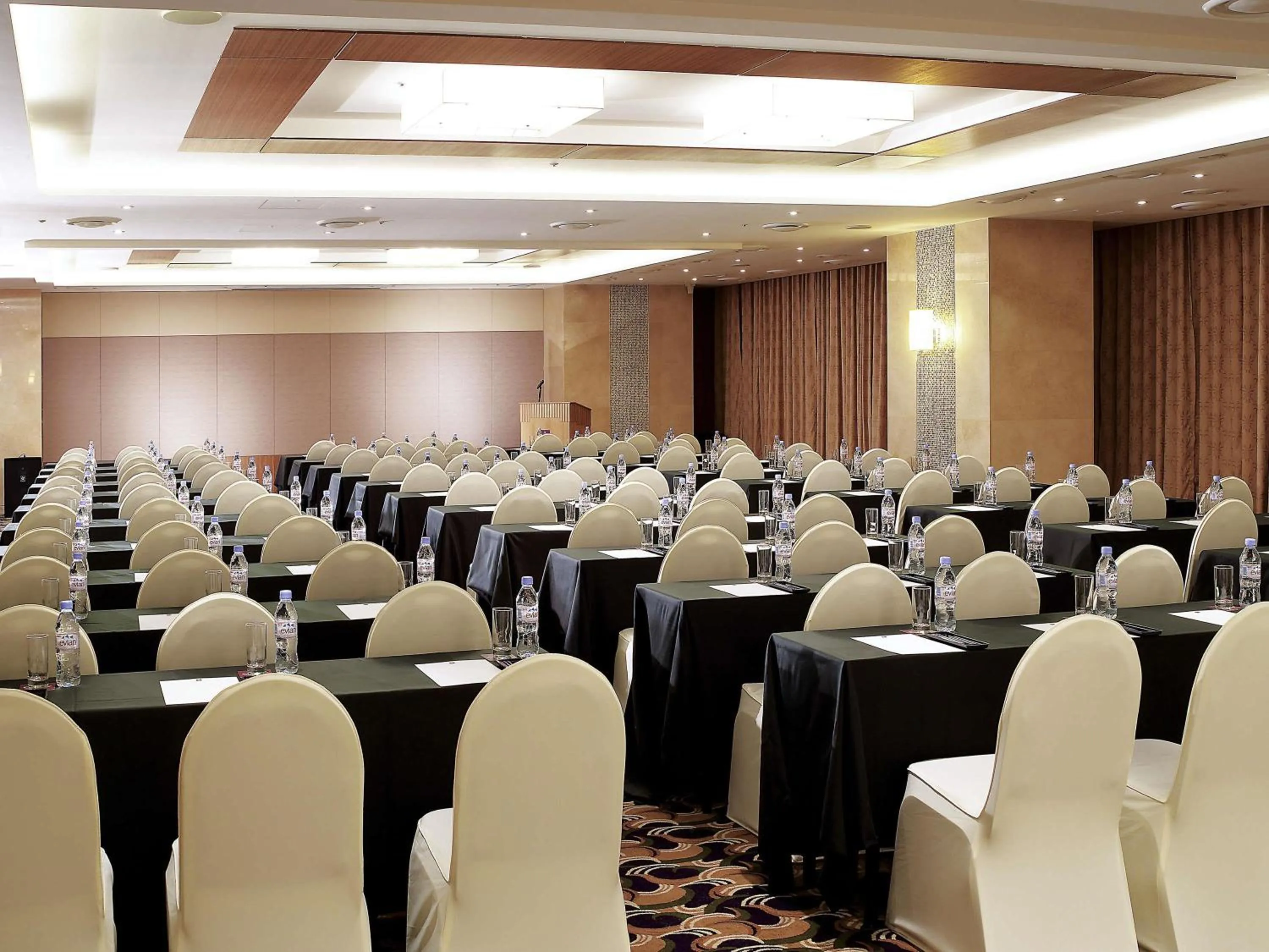 Meeting/conference room in Ibis Ambassador Suwon