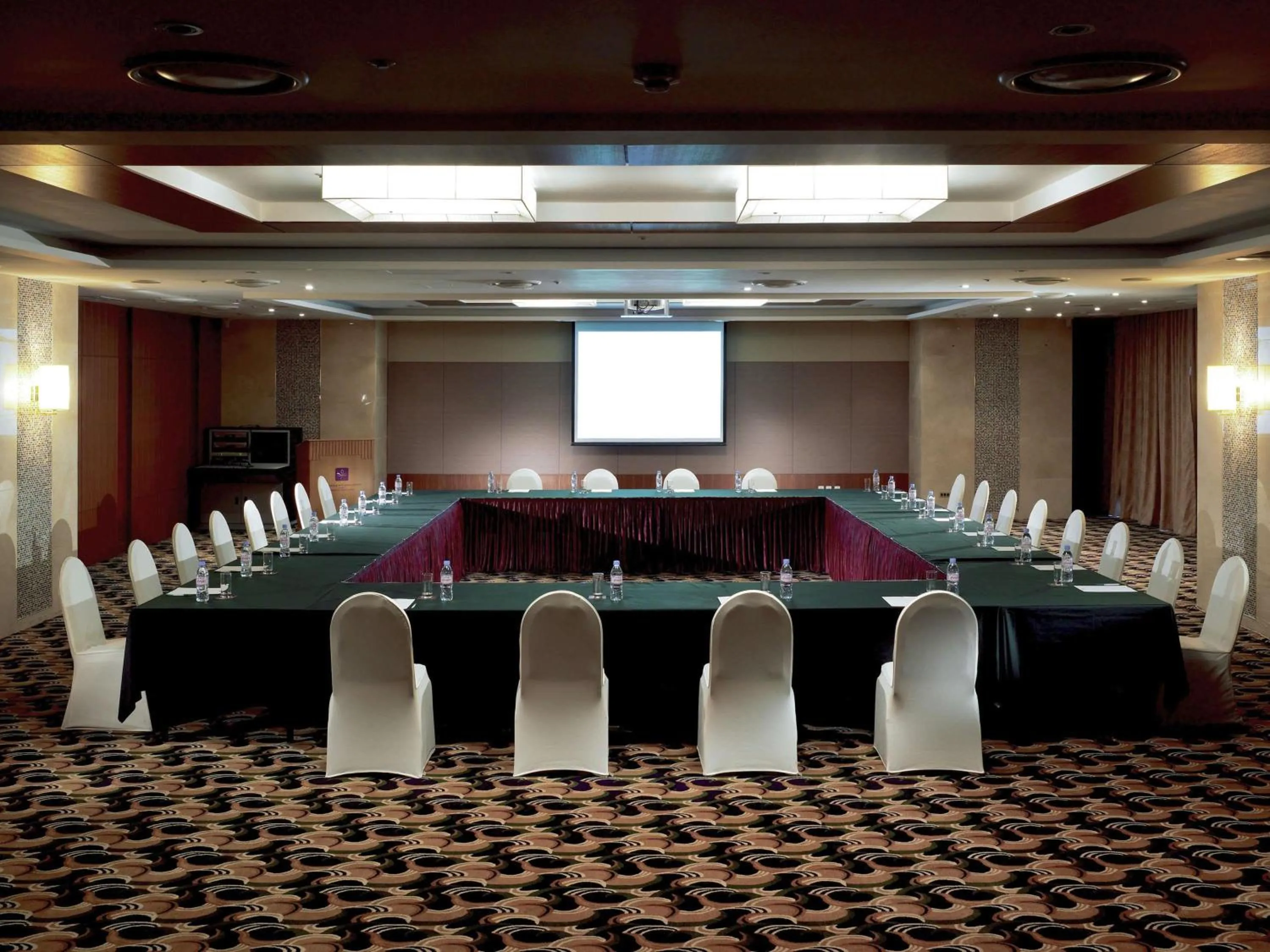 Meeting/conference room in Ibis Ambassador Suwon